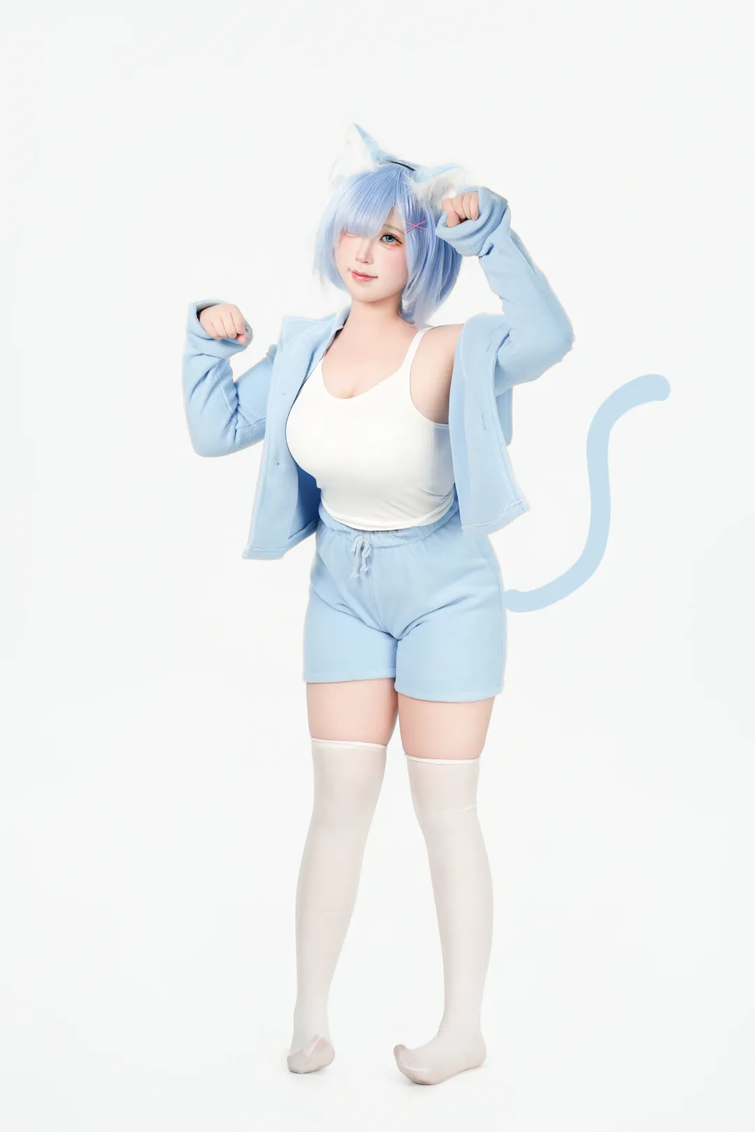 【蕾姆cos】从零开始的异世界生活，浅蓝睡衣与小猫探头的瞬间 - 第 1 张