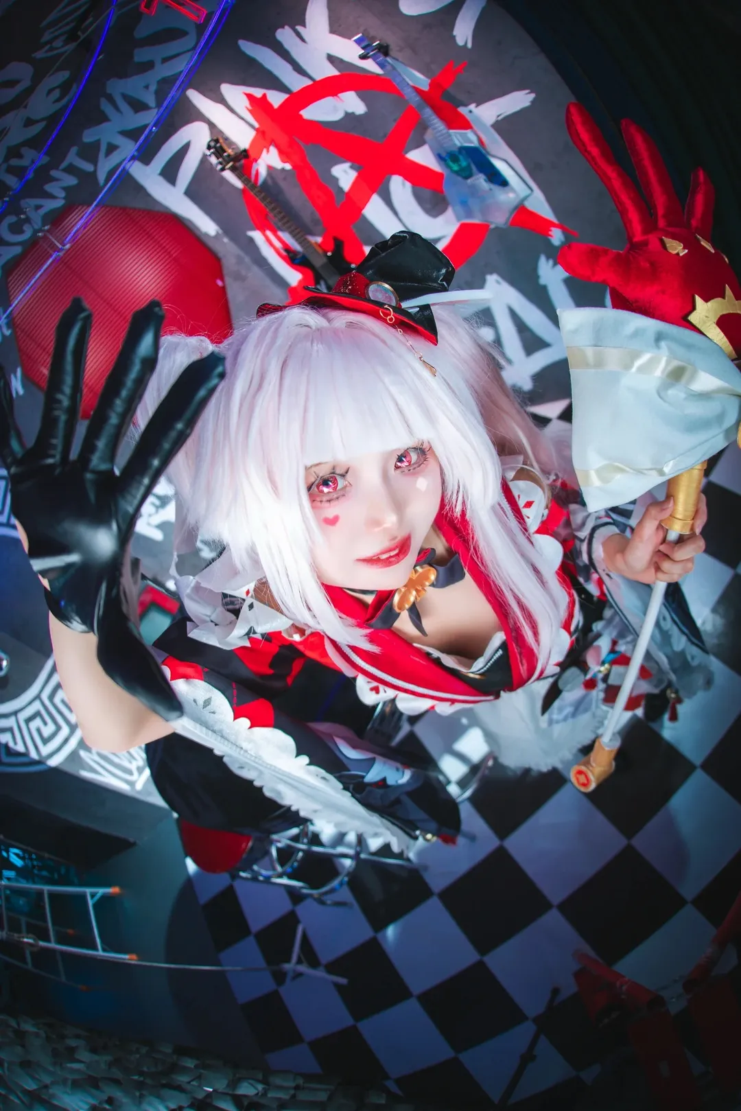 【火花cos】崩坏星穹铁 广角透视下的红黑配色冲击 - 第 1 张