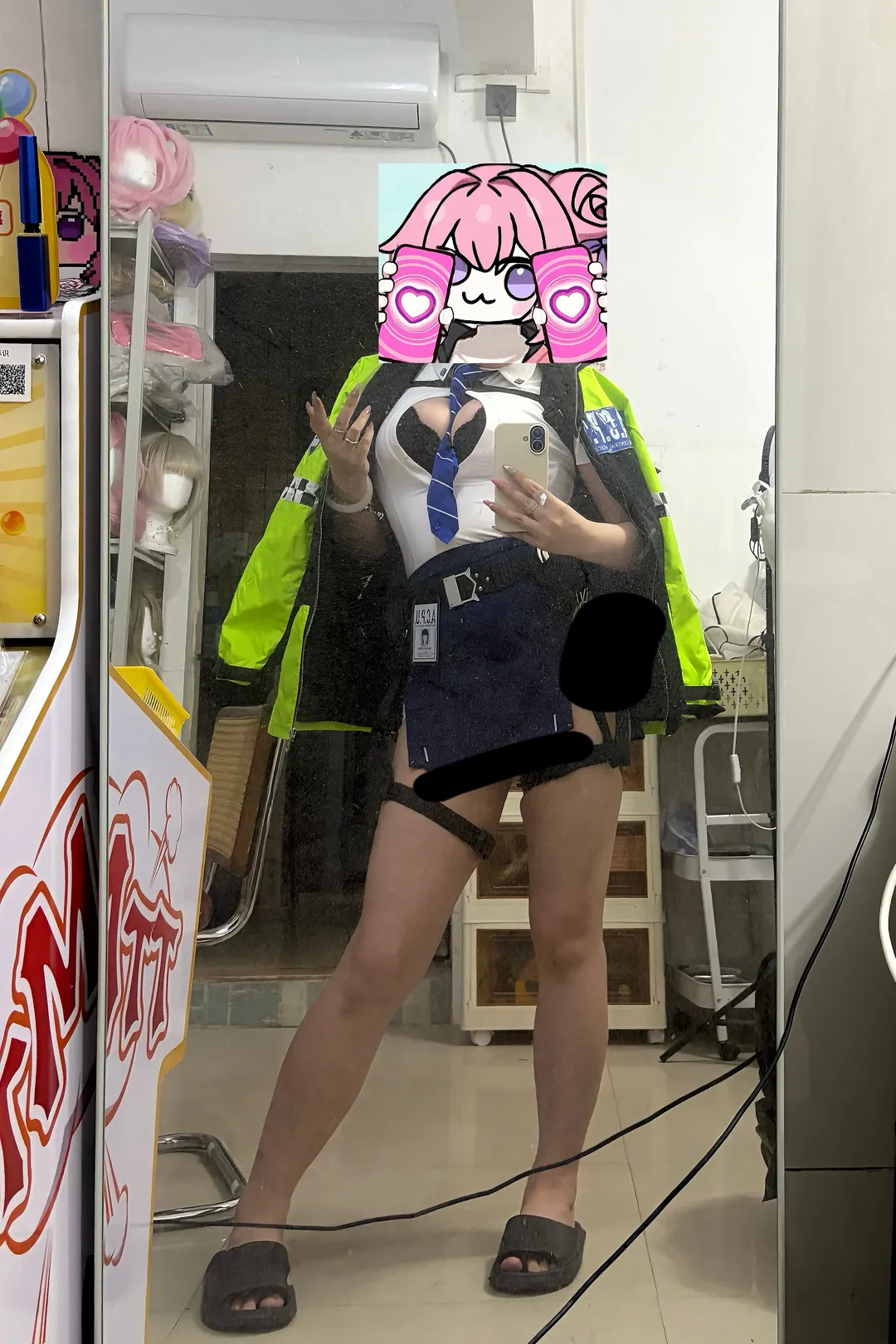 【杀手妻子Dcos】胜利女神妮姬，萤火虫漫展化身交警开罚单 - 第 1 张
