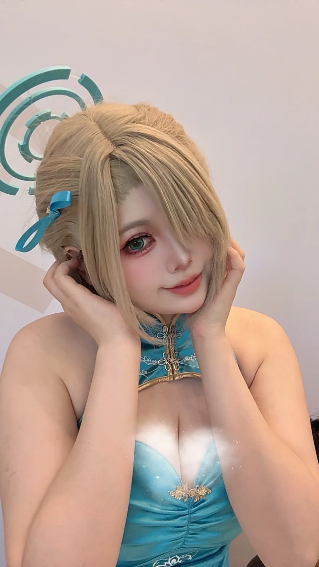 【明日奈cos】蔚蓝档案旗袍造型，五块钱pdd扇子的甲醛暴击 - 第 1 张