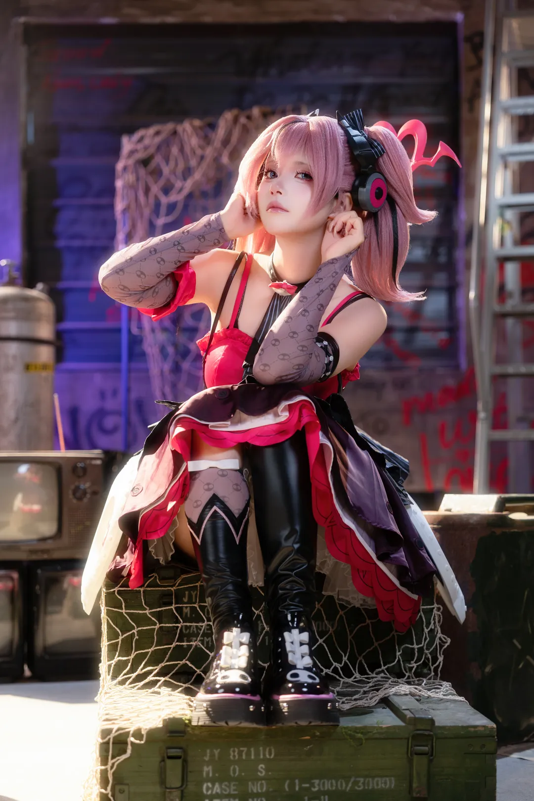 【爱芮cos】绝区零不协和音的舞台瞬间 - 第 1 张