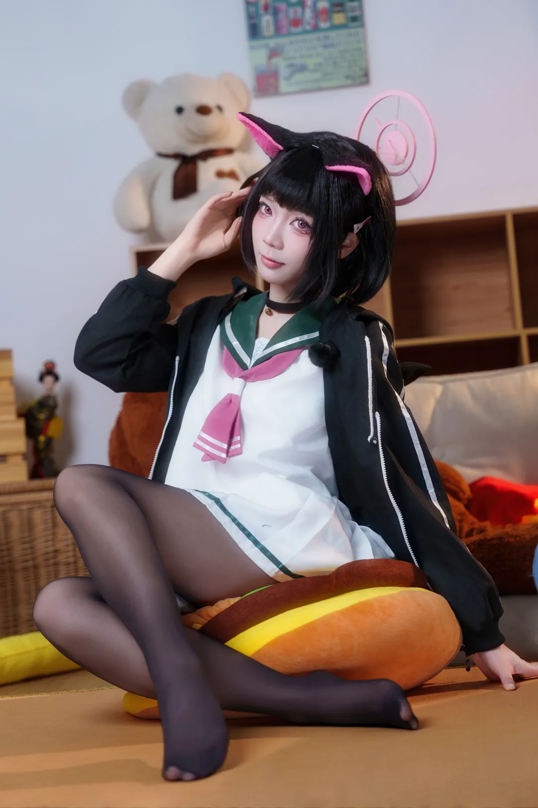 【杏山和纱cos】蔚蓝档案的甜酷学妹，我今年有当一个好孩子吗 - 第 3 张