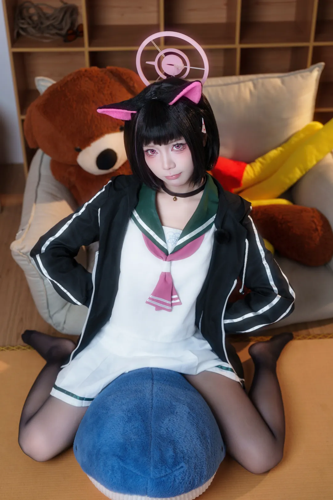 【杏山和纱cos】蔚蓝档案的甜酷学妹，我今年有当一个好孩子吗 - 第 4 张