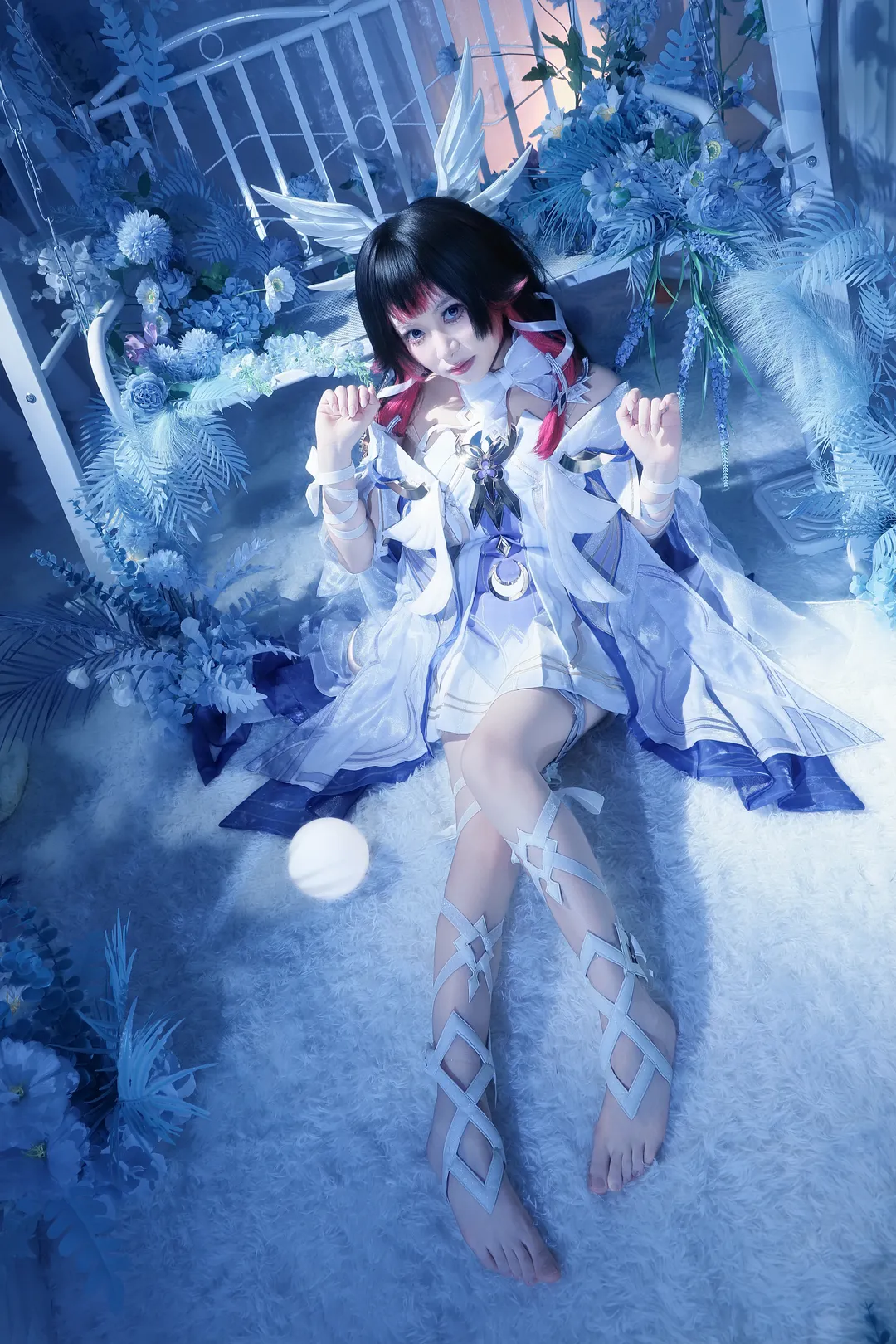 原神月下少女cos，冰蓝奇幻风影棚正片 - 第 4 张