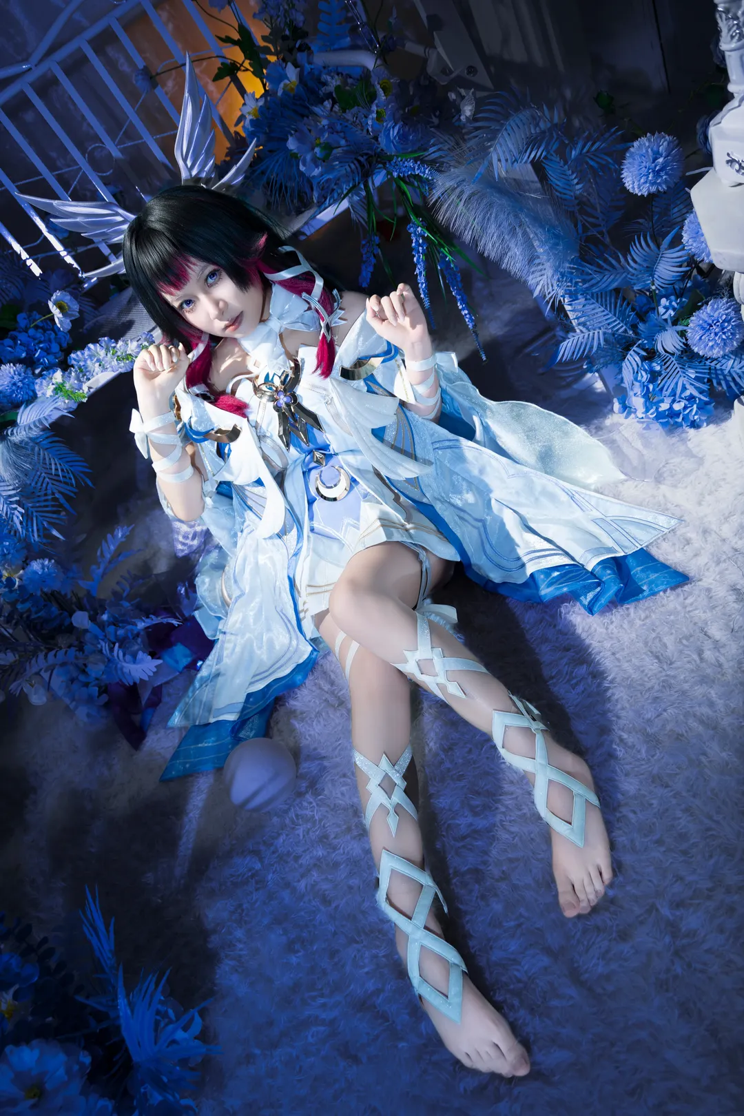 原神藍白幻想風cos，棚拍月下小白鴿少女 - 第 1 張