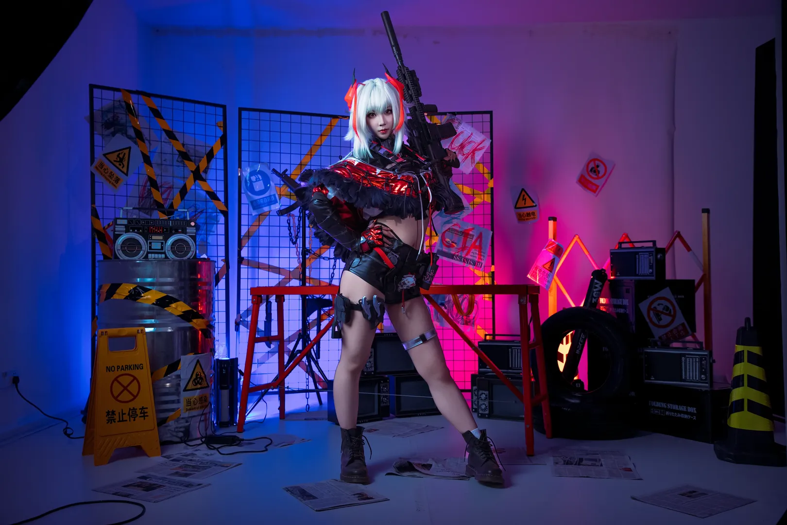 【麦晓雯cos】三角洲行动赛博战斗风，工业棚里的战术少女 - 第 3 张