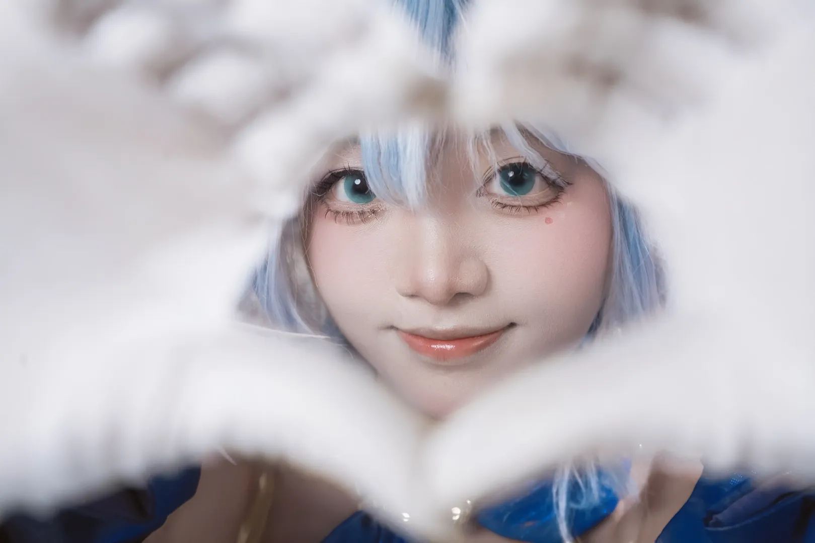 【知更鸟cos】崩坏星穹铁道，蓝白光影里的纯净瞬间 - 第 6 张