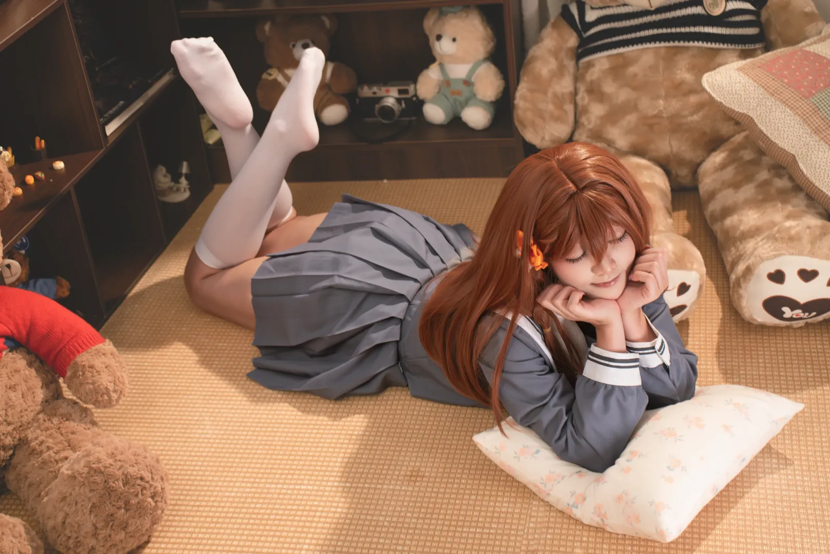 【花里实乃里cos】世界计划宅家棚拍，白丝水手服真的太可爱了 - 第 4 张