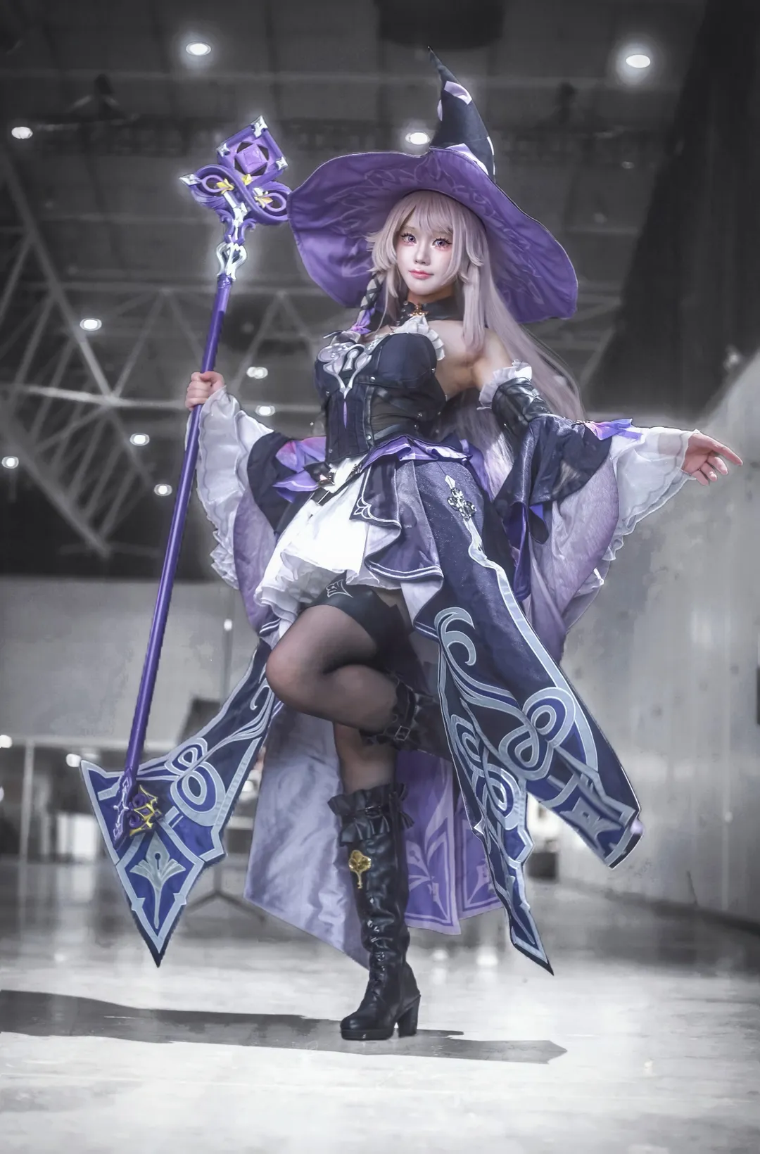 【大黑塔cos】崩壞星穹鐵道的神秘天才，紫色魔法帽下的自信氣場