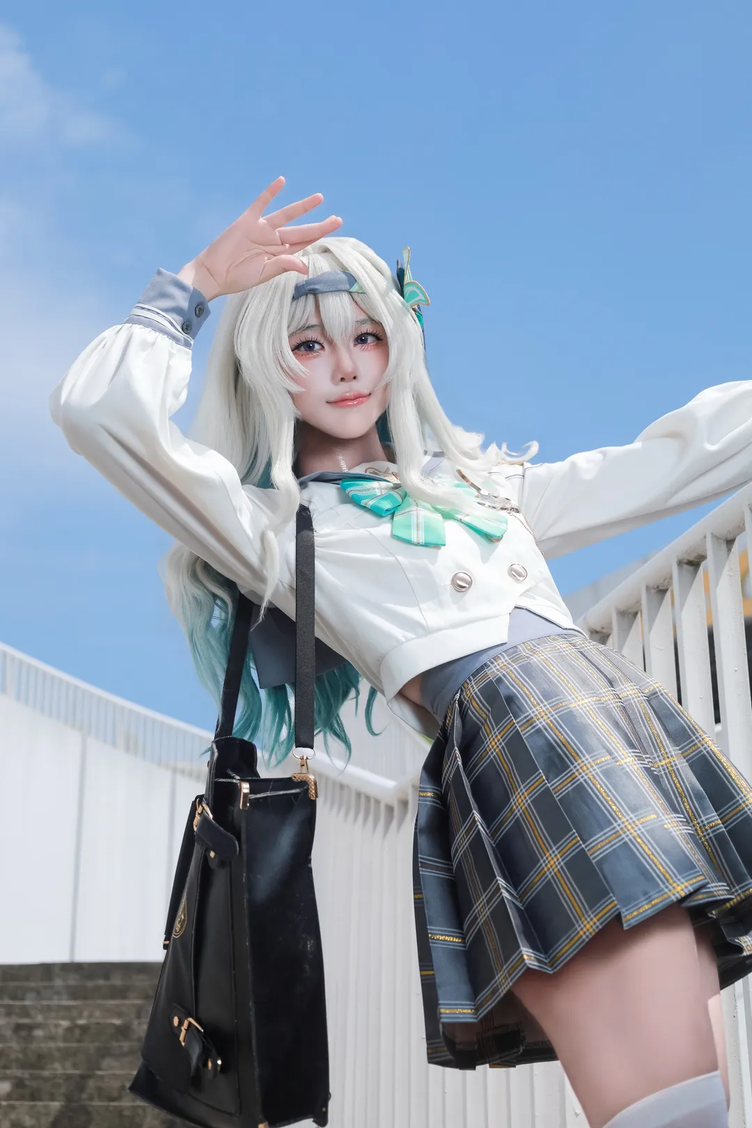 【流萤cos】崩坏星穹铁道春日来信，蓝天下的白丝JK少女 - 第 1 张