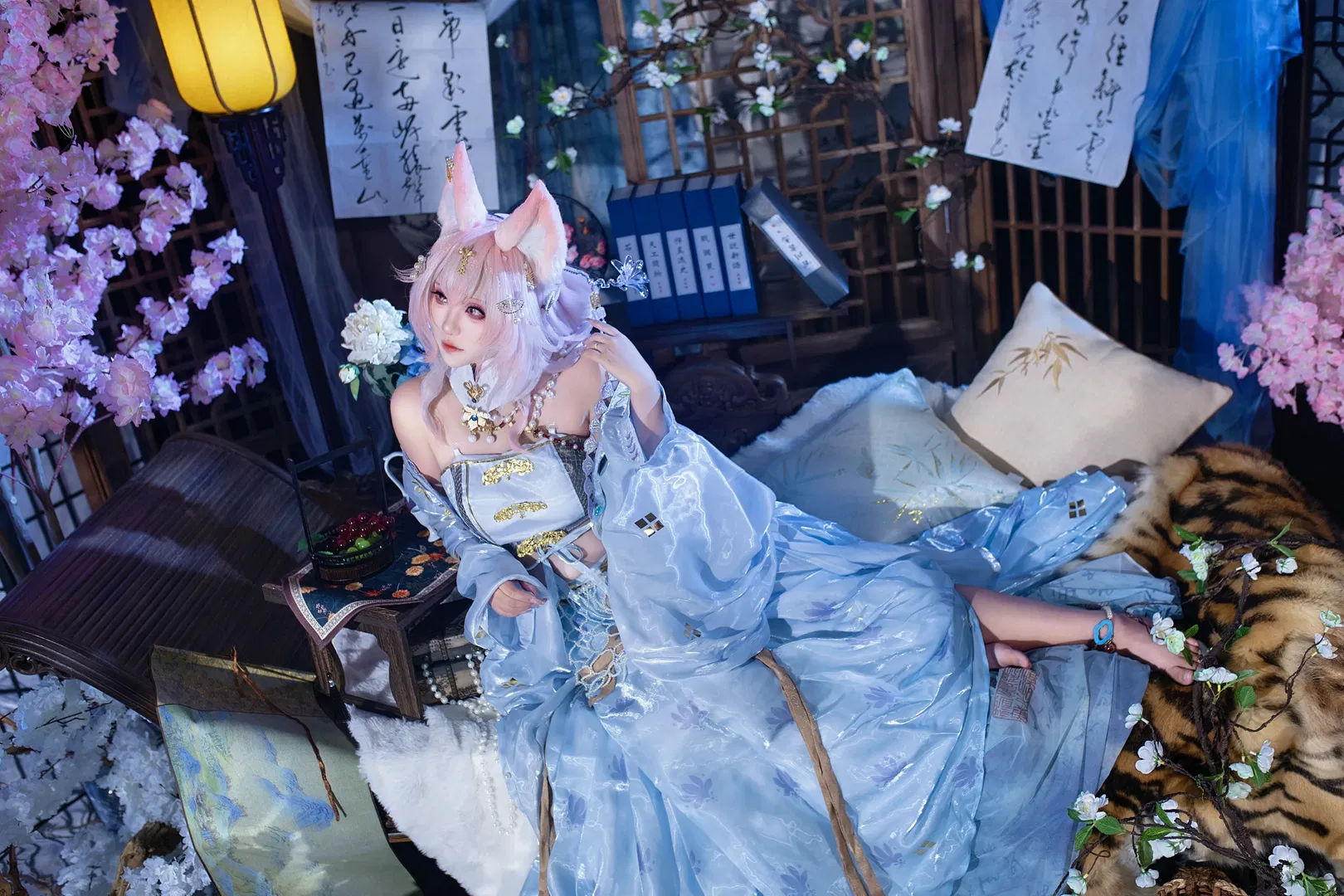 【鸿雪cos】明日方舟鸿雪行梦侧畔，墨笔春窗独回处 - 第 1 张