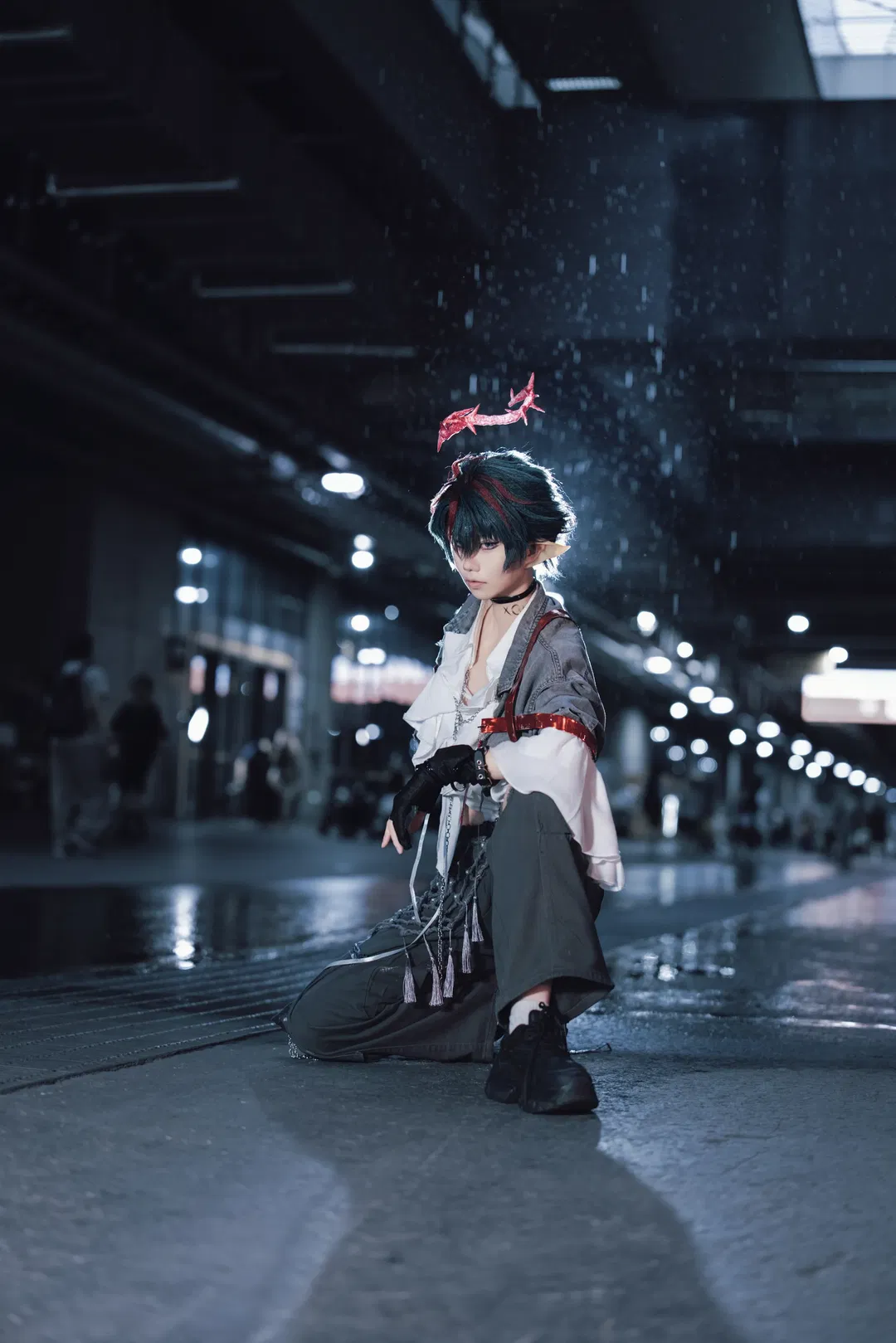 【卡缪cos】明日方舟终末地雨夜中的荆棘与红绑带 - 第 6 张