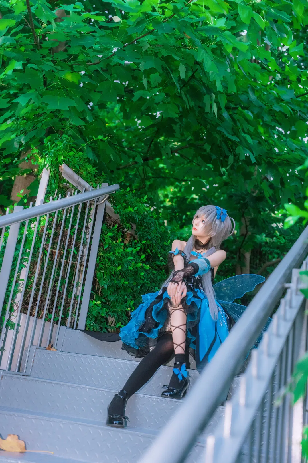 洛天依夏虫cos，黑蓝配色的森系精灵风 - 第 9 张