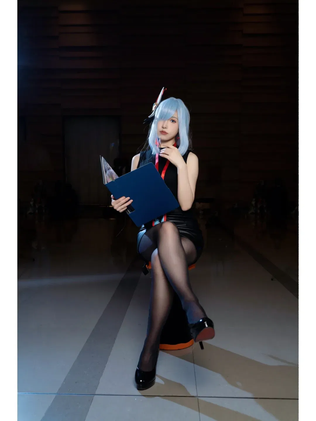 【申鹤cos】原神漫展OL风私设，清冷干练的职场调查员 - 第 4 张