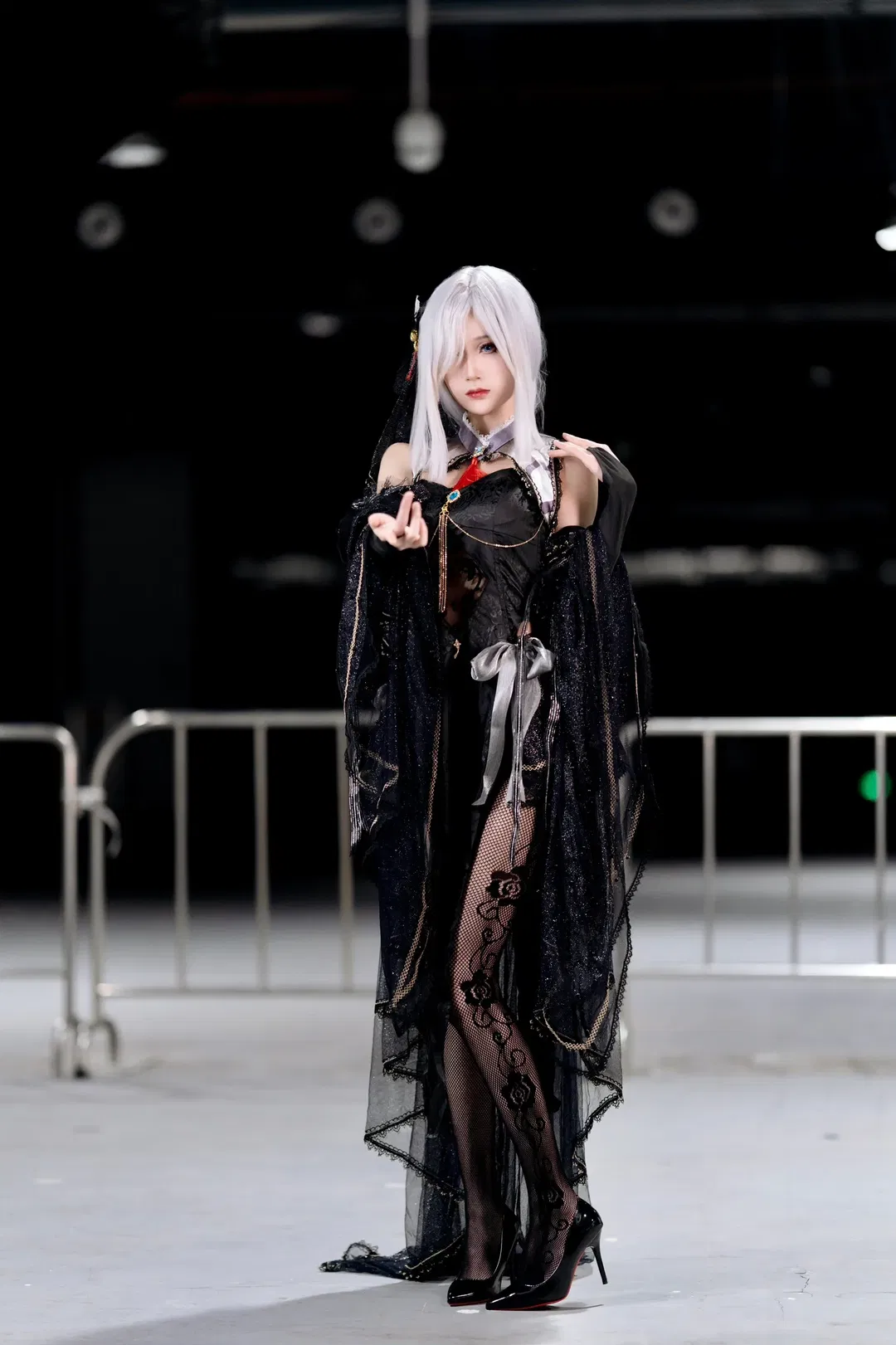 【申鹤cos】原神申鹤花嫁造型，暗夜里的清冷白月光 - 第 4 张