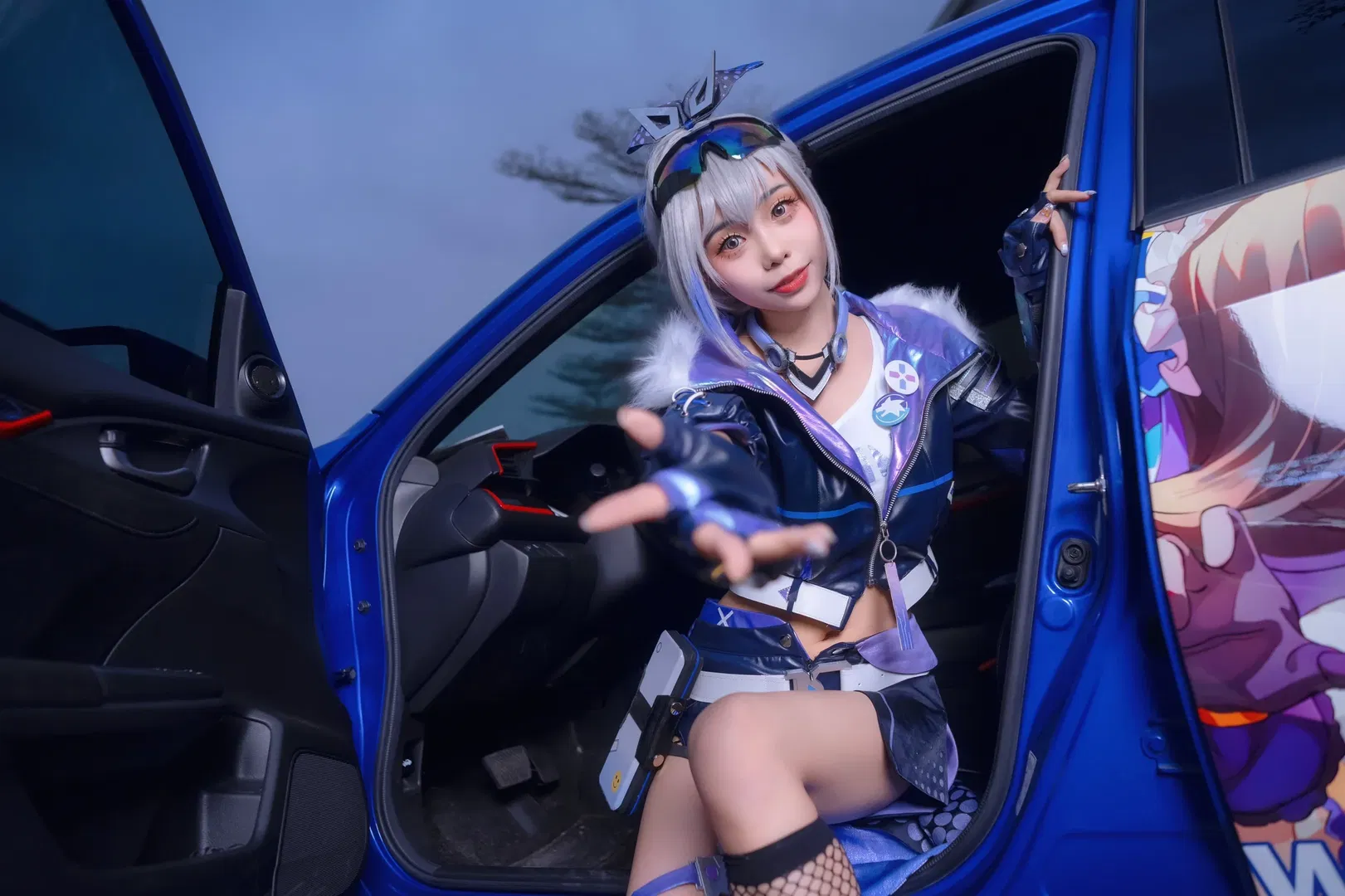 【银狼cos】星穹铁道黑客少女的痛车兜风 - 第 3 张