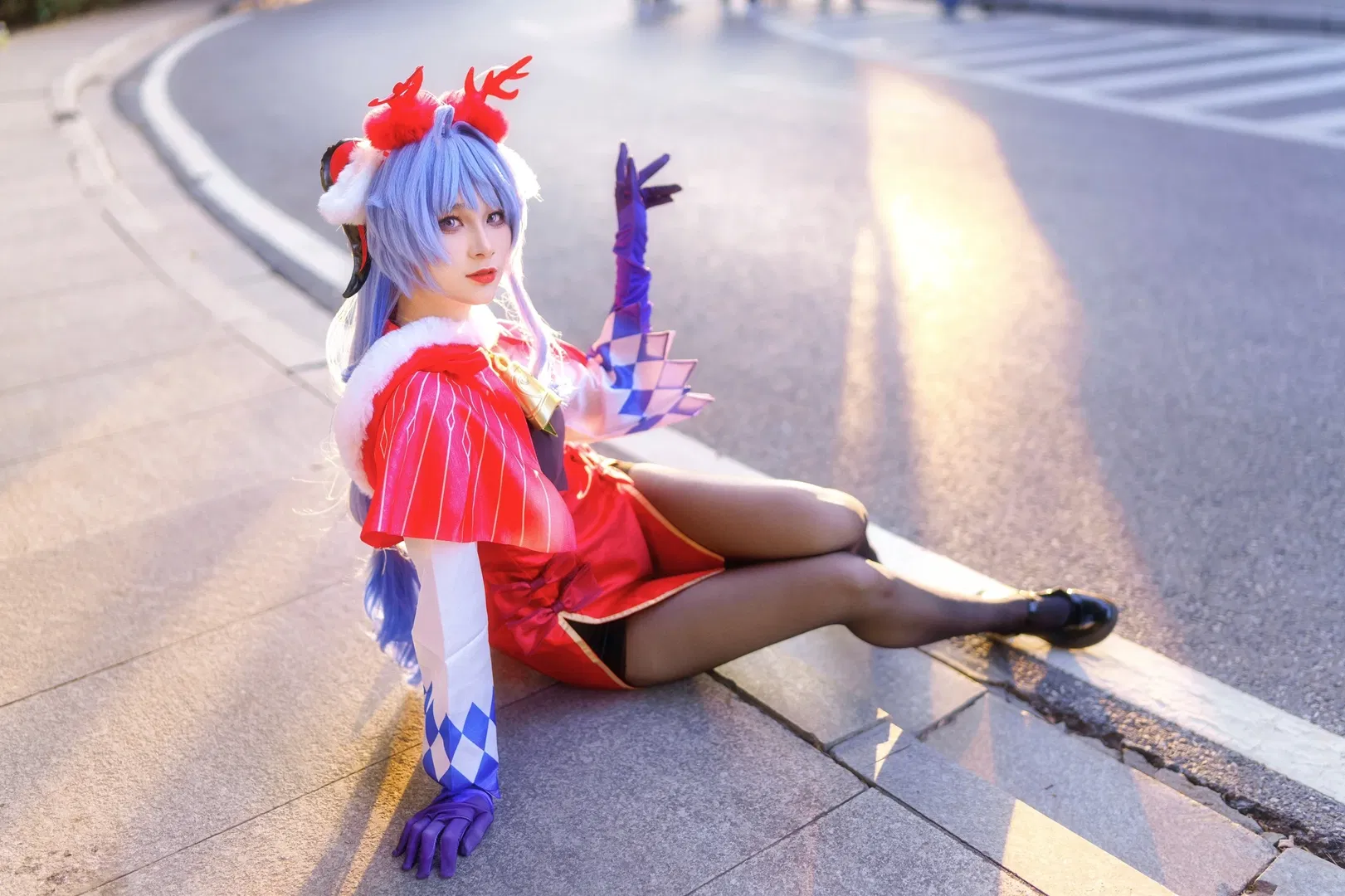 【甘雨cos】捕捉初物語漫展的絕美黃昏光線 - 第 2 張