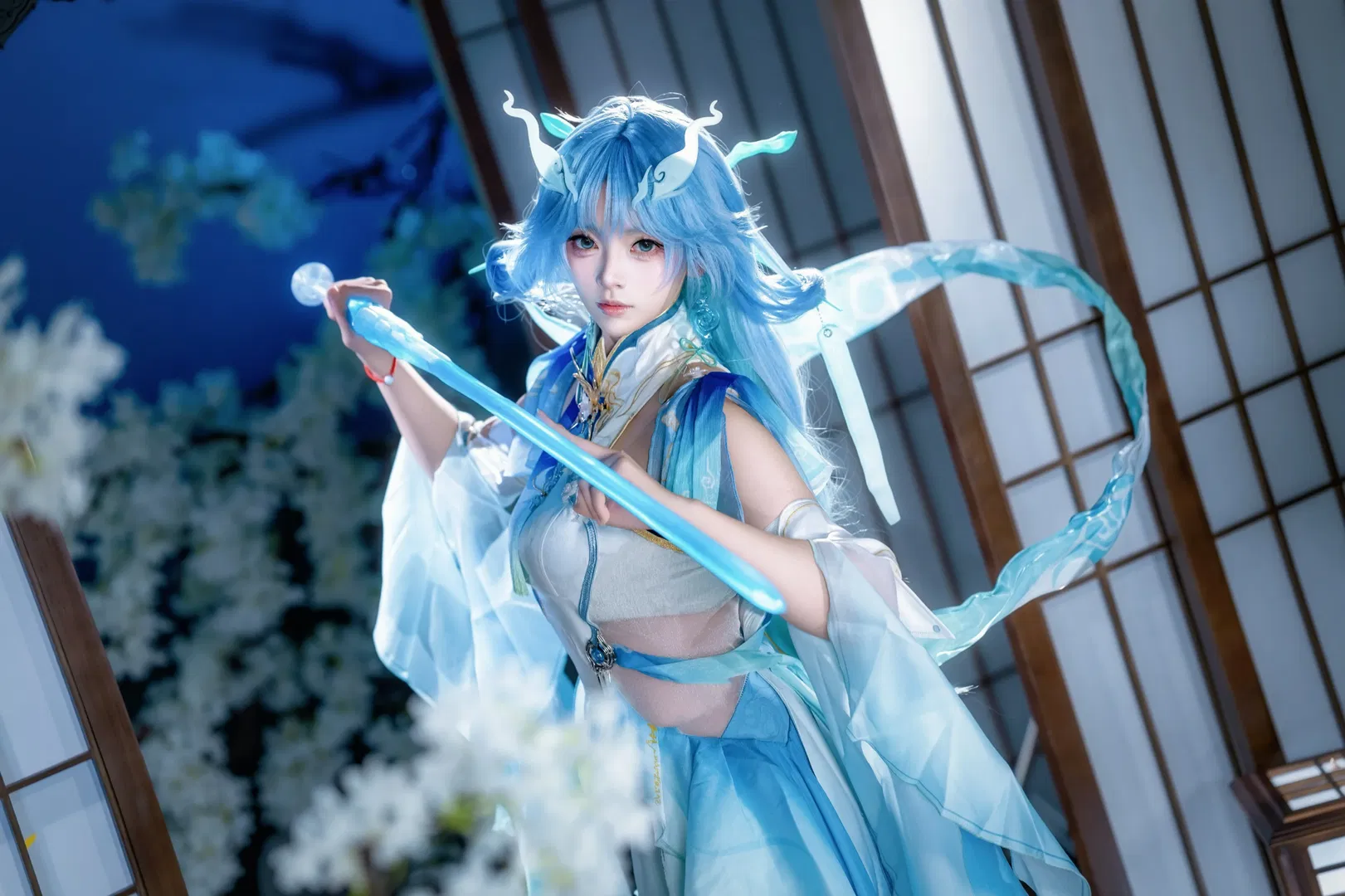 【清宵cos】鸣潮仙侠风，持剑玉立清冷感拉满 - 第 7 张