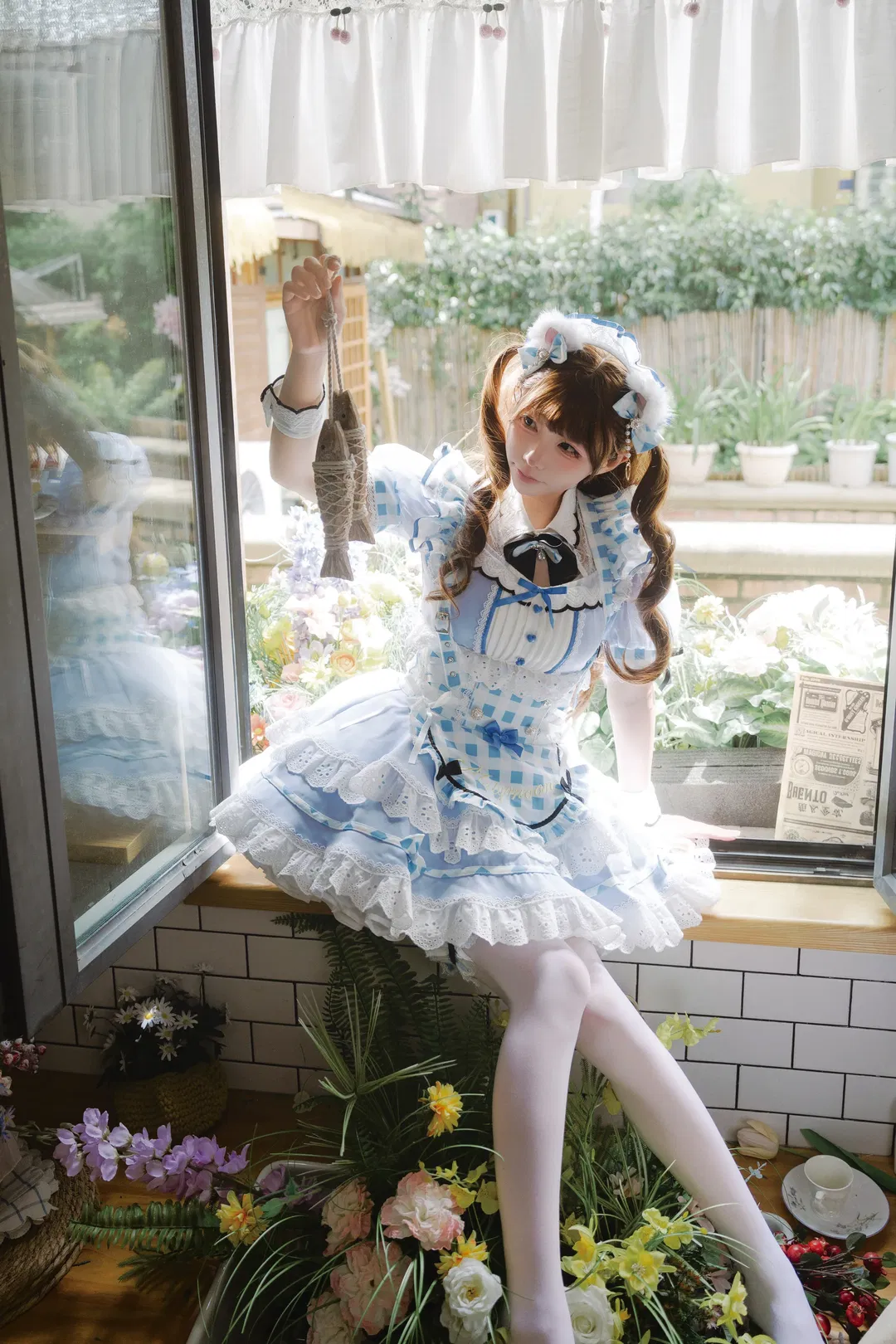 藍白格紋Lolita穿搭，窗臺邊的慵懶午後