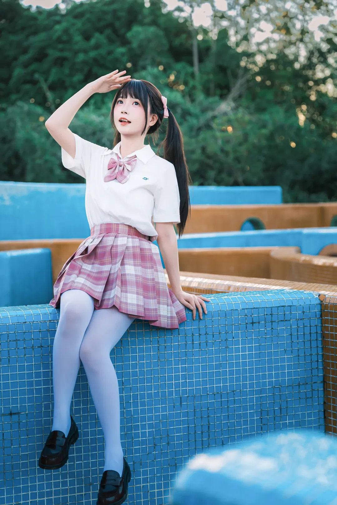 遊樂園裡的JK制服雙馬尾元氣少女 - 第 13 張