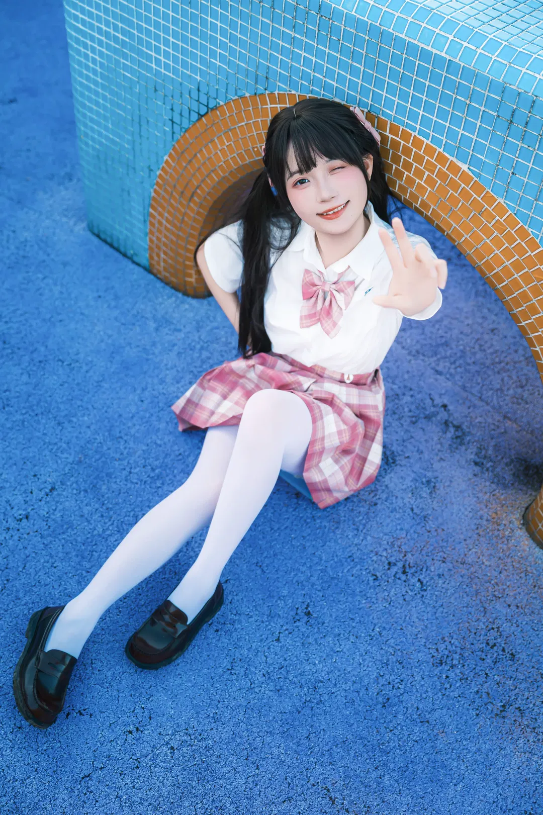 遊樂園裡的JK制服雙馬尾元氣少女 - 第 4 張