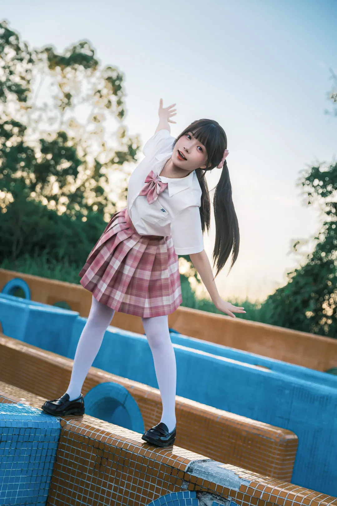 遊樂園裡的JK制服雙馬尾元氣少女 - 第 7 張