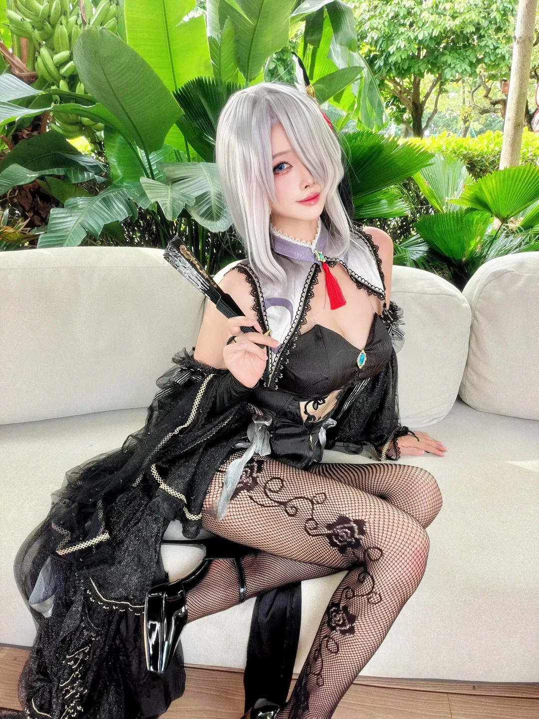 【申鹤cos】黑纱花嫁与渔网袜的漫展自拍 - 第 4 张