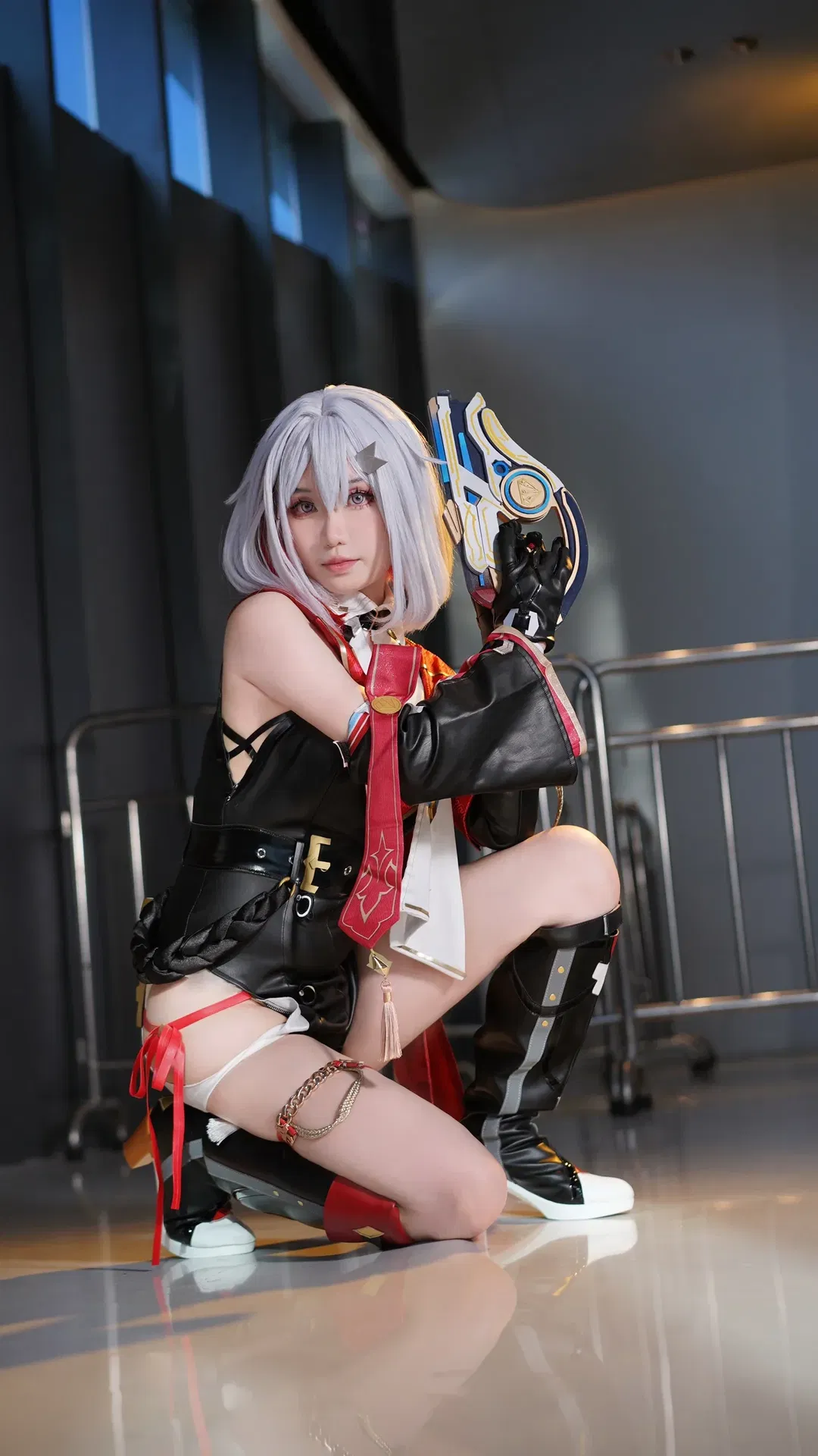 【托帕cos】崩坏星穹铁道特殊债务纠察部的横琴漫展场照 - 第 1 张