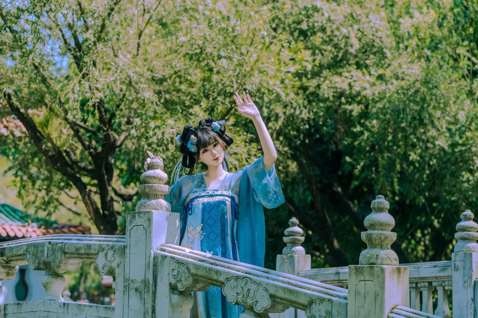 蓝白汉服写真 藏在古建长廊里的清透少女感 - 第 10 张