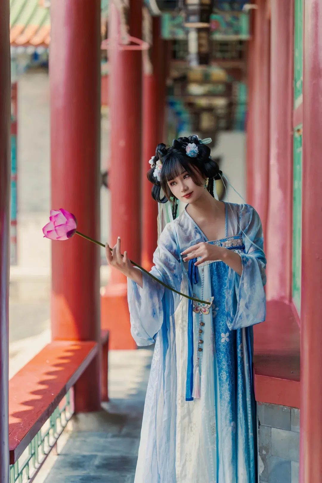 蓝白汉服写真 藏在古建长廊里的清透少女感 - 第 12 张