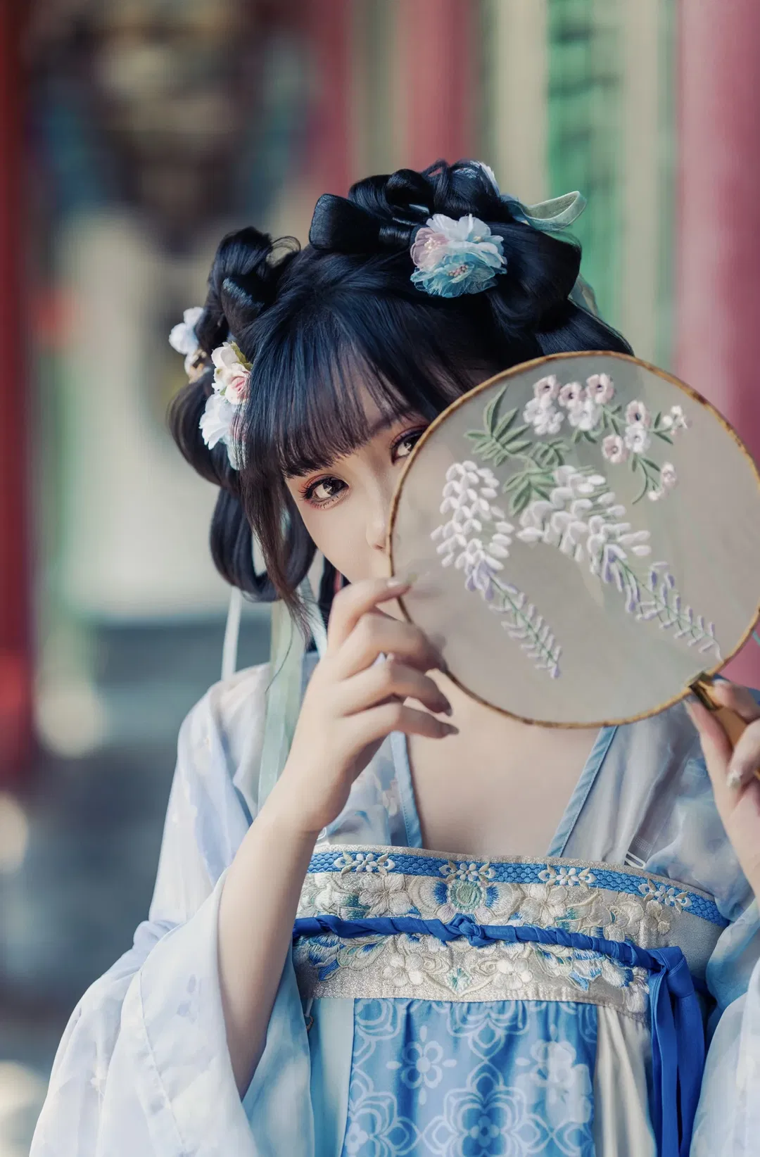 蓝白汉服写真 藏在古建长廊里的清透少女感 - 第 3 张