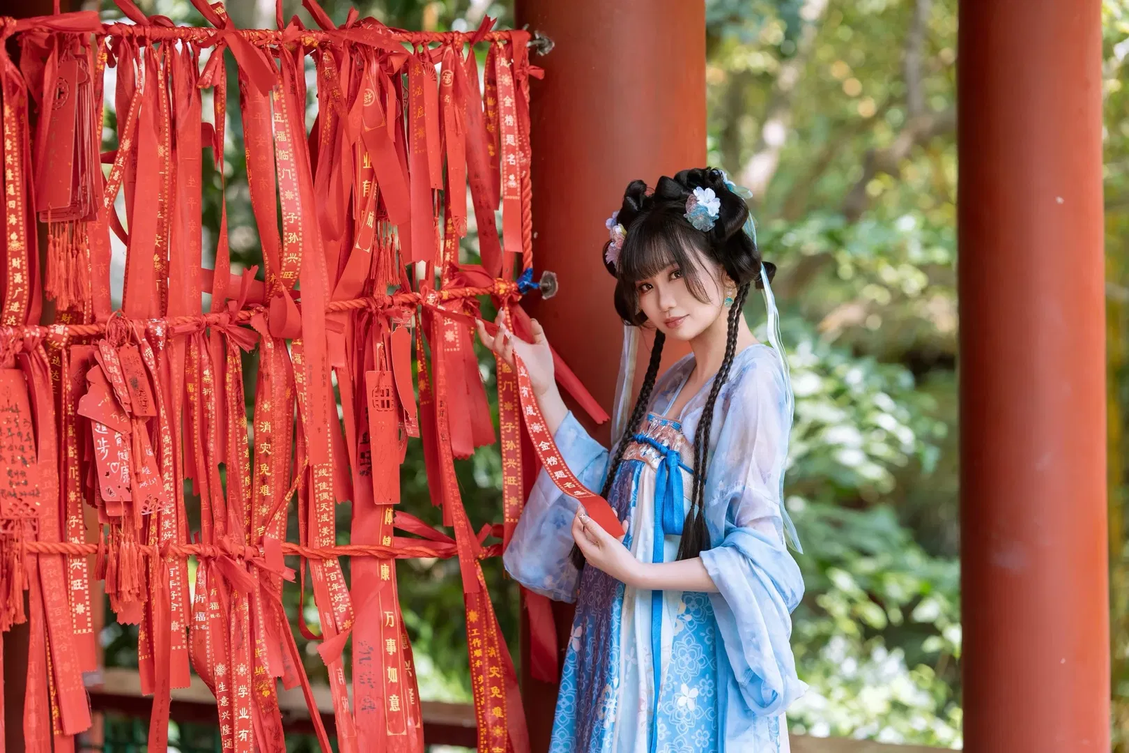 蓝白汉服写真 藏在古建长廊里的清透少女感 - 第 7 张