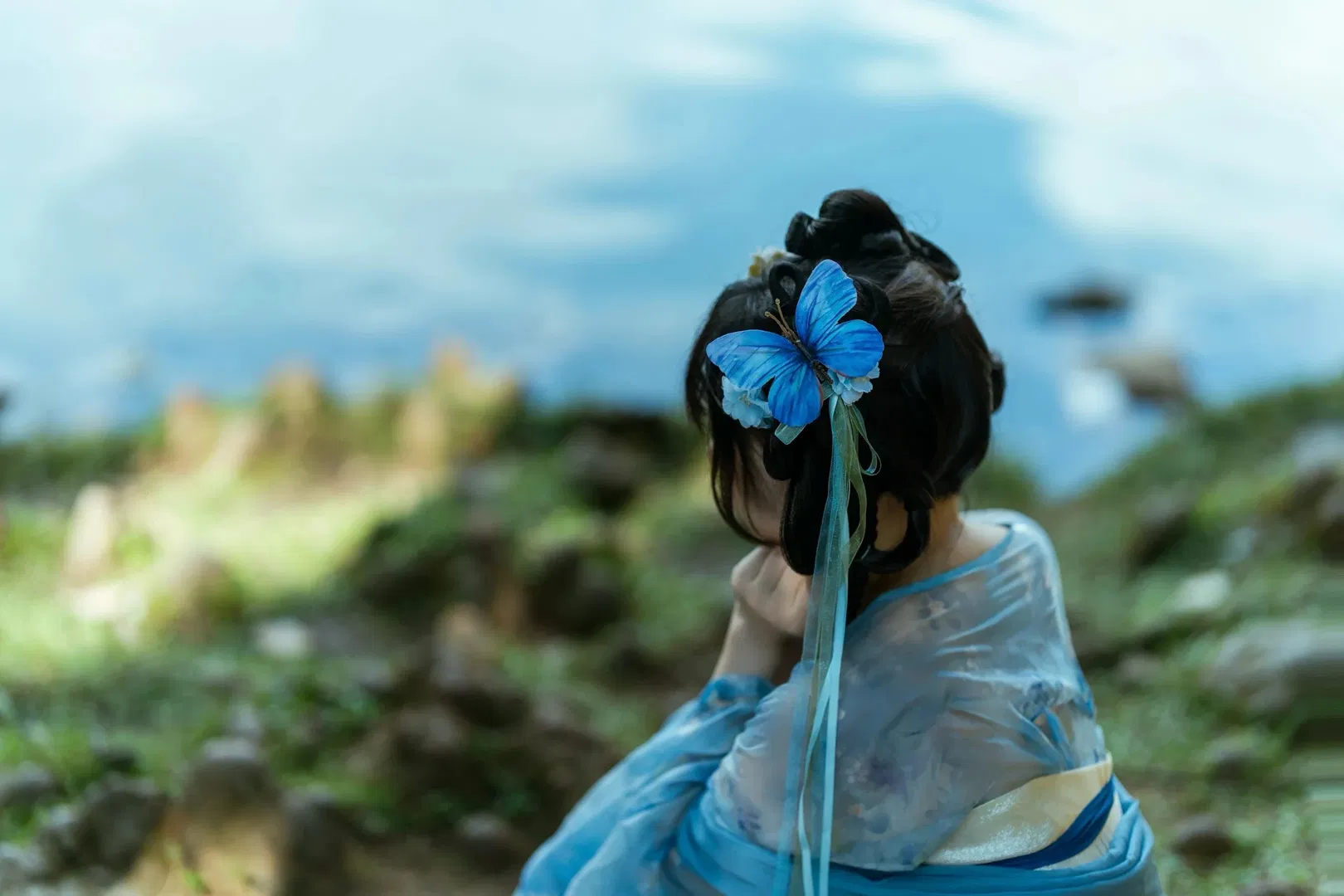 蓝白汉服写真 藏在古建长廊里的清透少女感 - 第 8 张