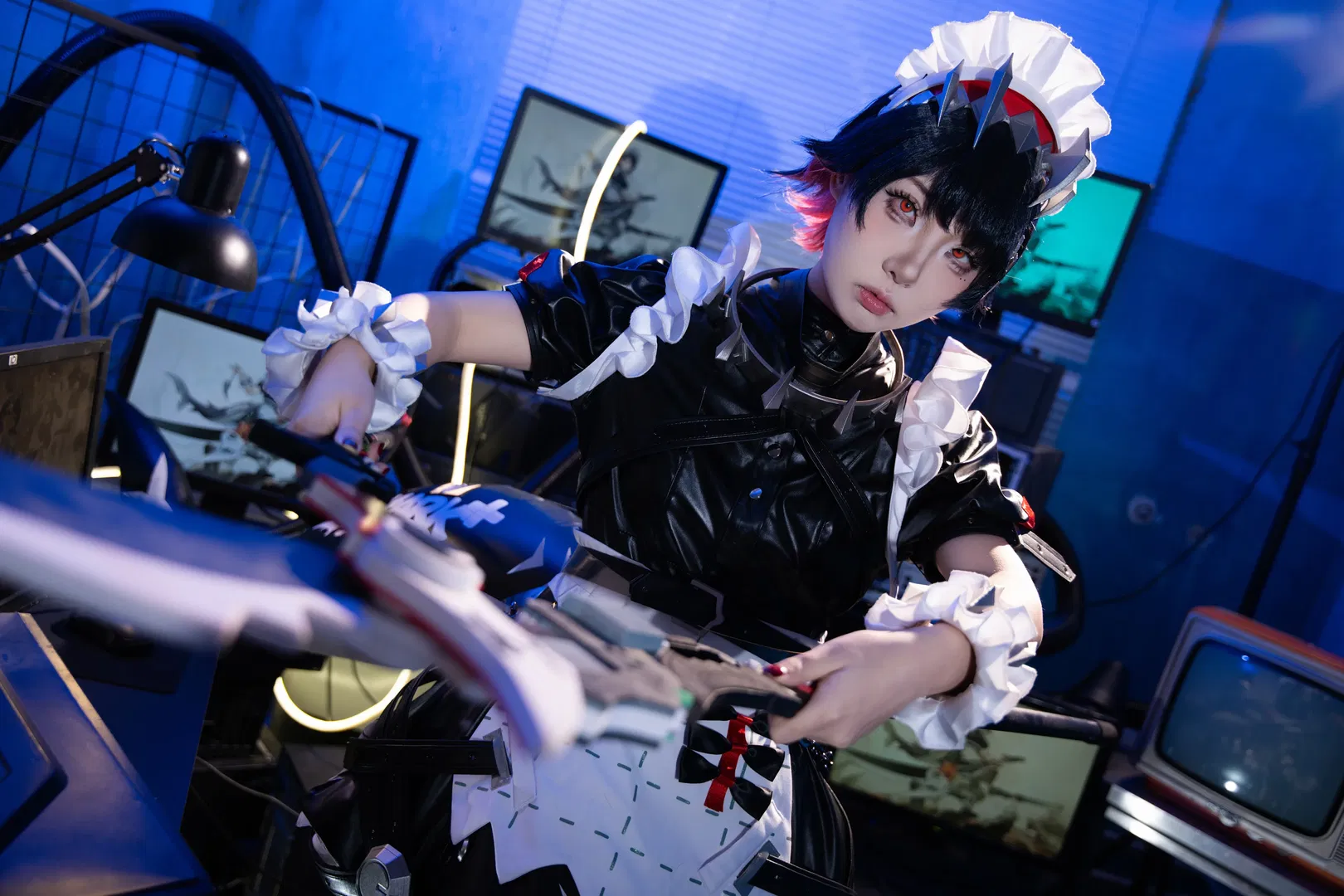 【艾莲乔cos】复古科技棚里的冷艳鲨鱼妹 - 第 9 张
