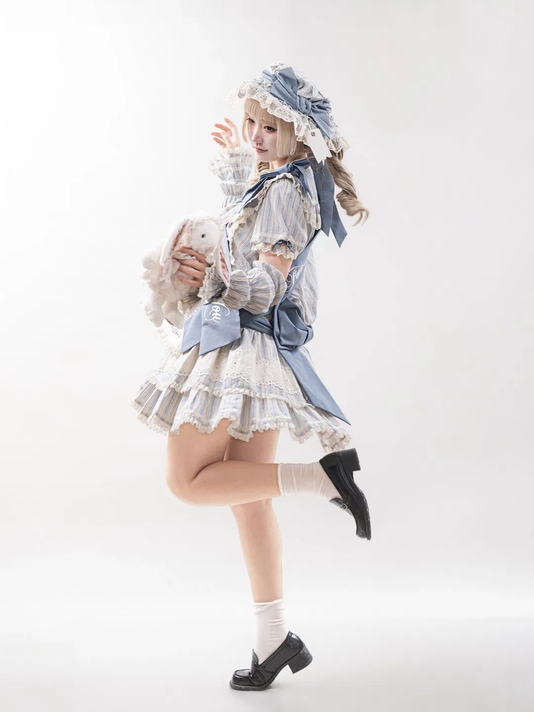 掉进兔子洞 没有doll感的Lolita穿搭与拍照姿势分享 - 第 5 张