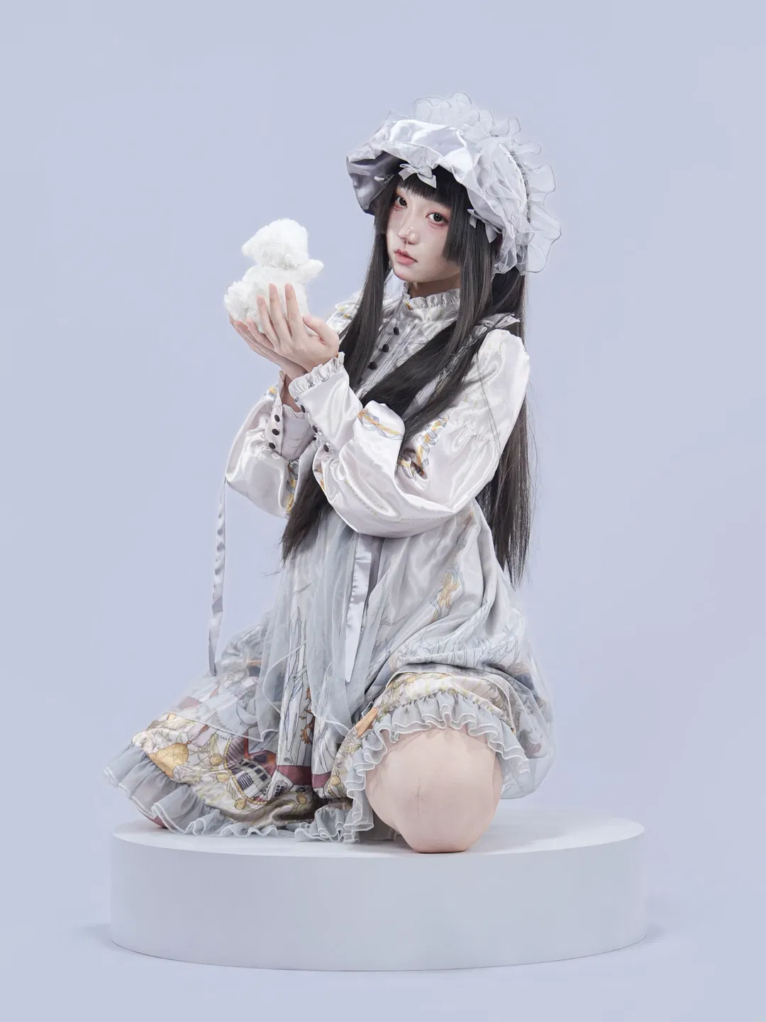 天空树Lo娘怎么拍？这套银灰古典裙的拍照姿势参考 - 第 3 张