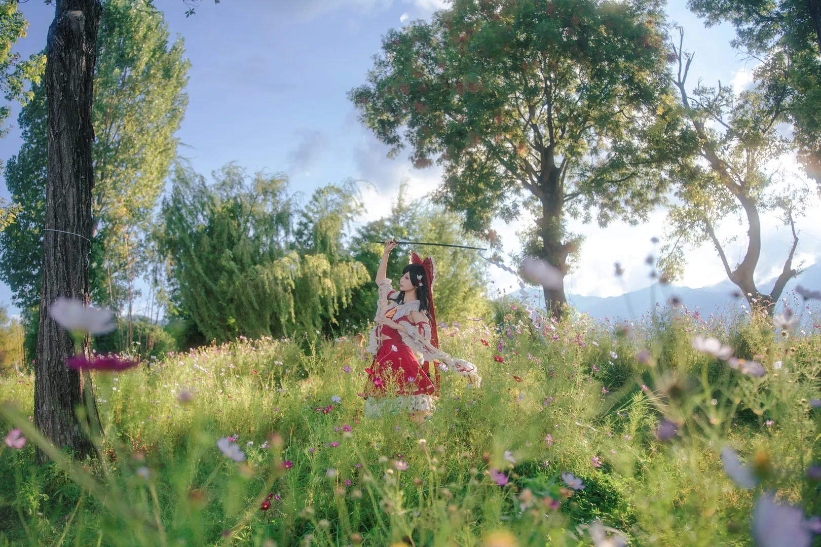 【博丽灵梦cos】在洱海的微风中，做一回乐园的美好巫女 - 第 2 张