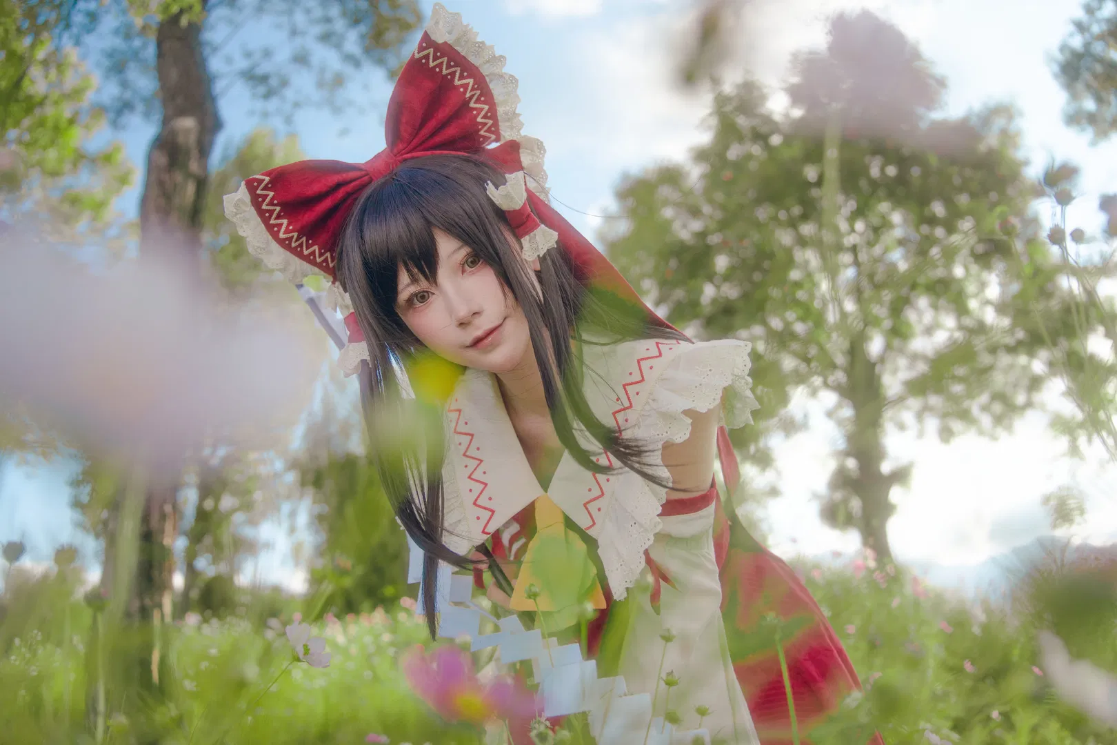 【博丽灵梦cos】在洱海的微风中，做一回乐园的美好巫女 - 第 3 张