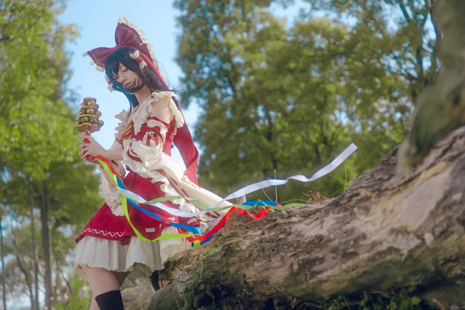 【博丽灵梦cos】在洱海的微风中，做一回乐园的美好巫女 - 第 6 张