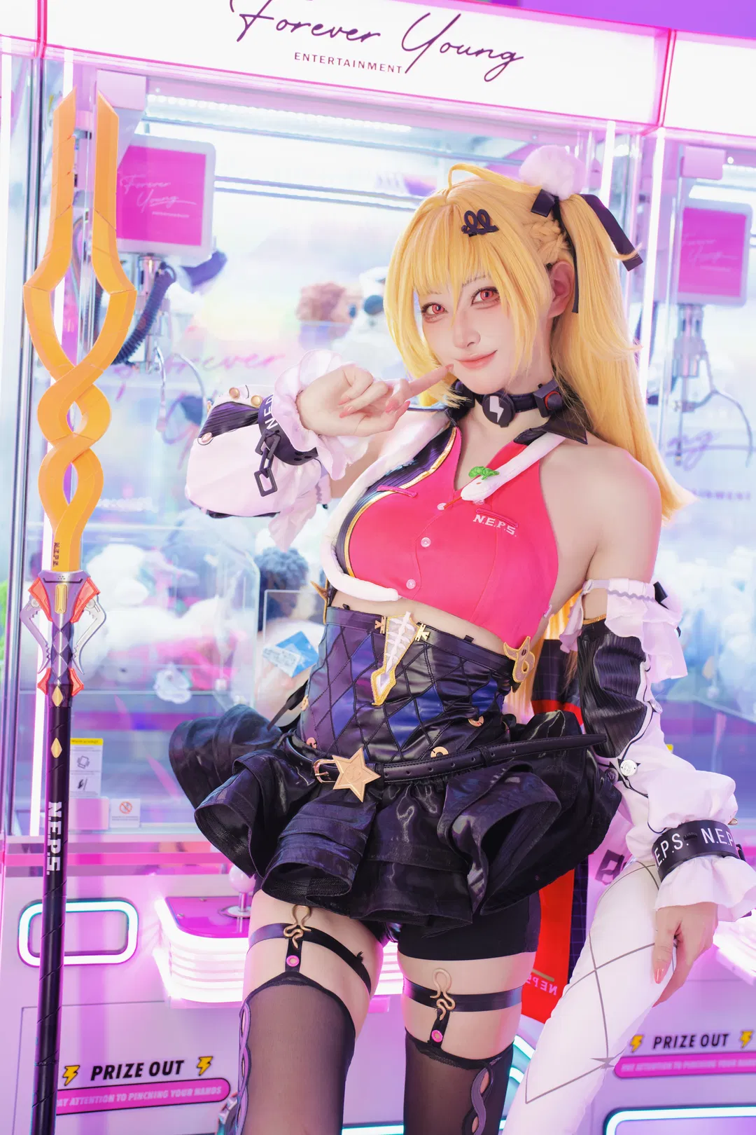 【希希芙cos】绝区零的电玩城霓虹光影之旅 - 第 3 张