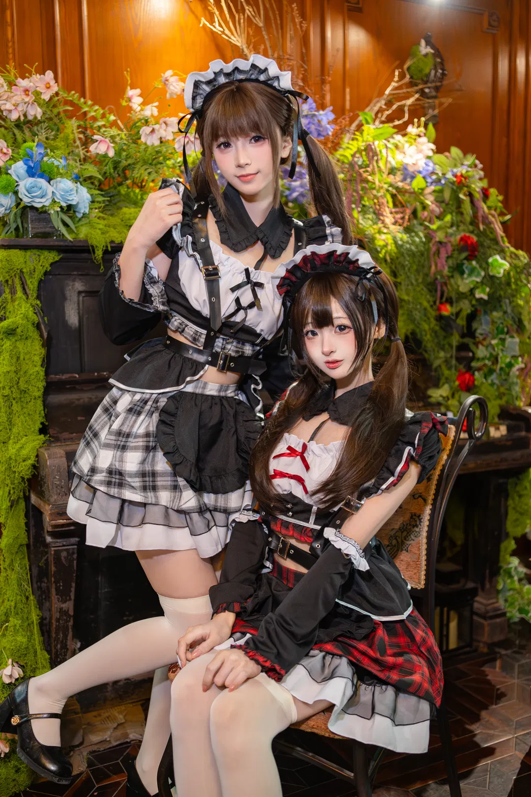 红黑格纹女仆装的魔法施法时刻 - 第 6 张