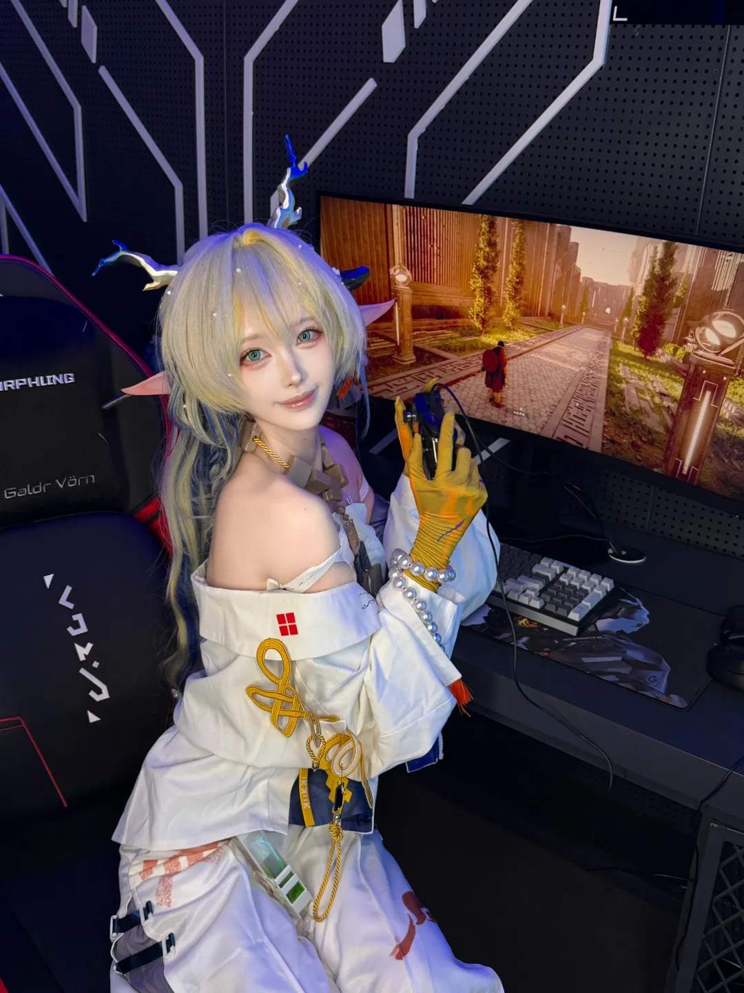 【黍cos】明日方舟岁家人在ChinaJoy挑选大屏 - 第 2 张