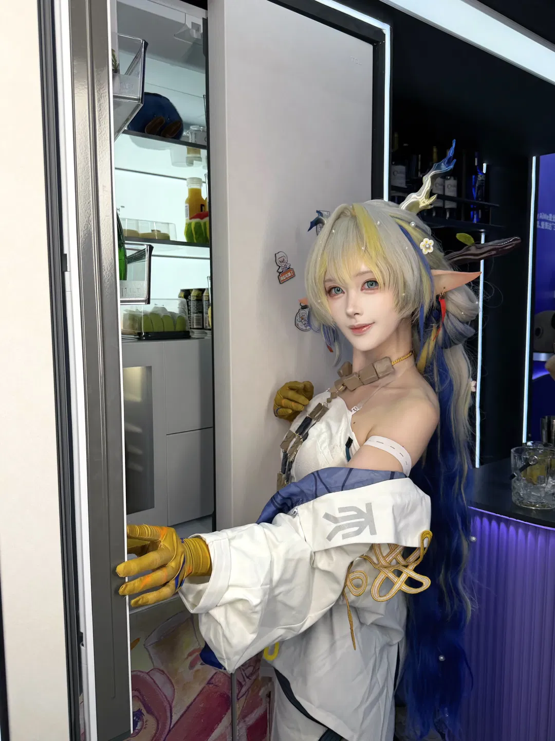 【黍cos】明日方舟岁家人在ChinaJoy挑选大屏 - 第 8 张
