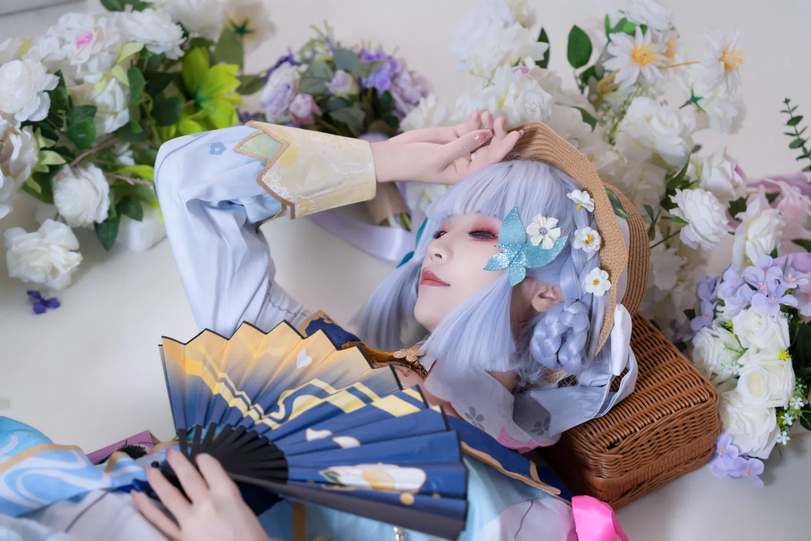 【神里绫华cos】神里流霜灭，原神花时来信花园奇遇 - 第 4 张