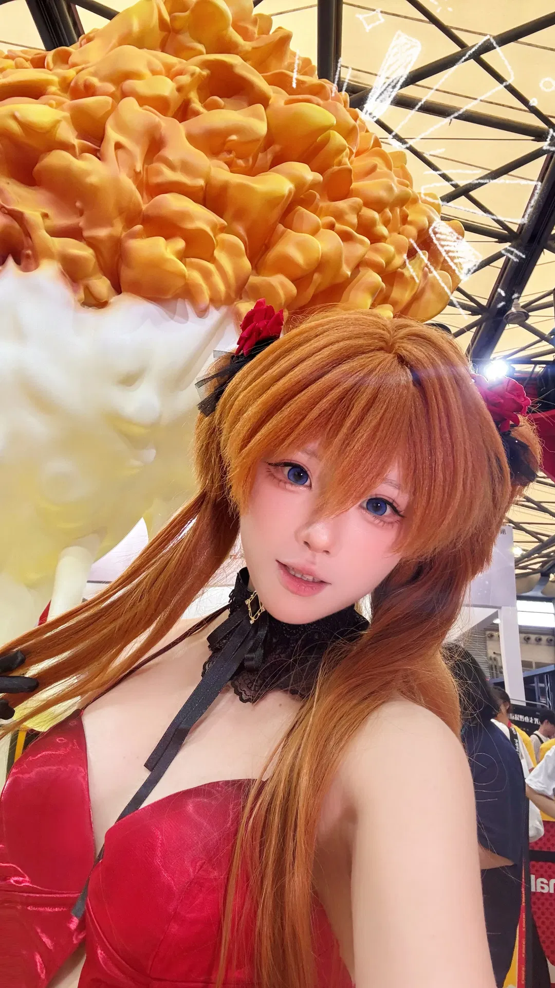 漫展偶遇麦麦炸鸡展台，明日香红裙cosplay甜辣出击 - 第 7 张
