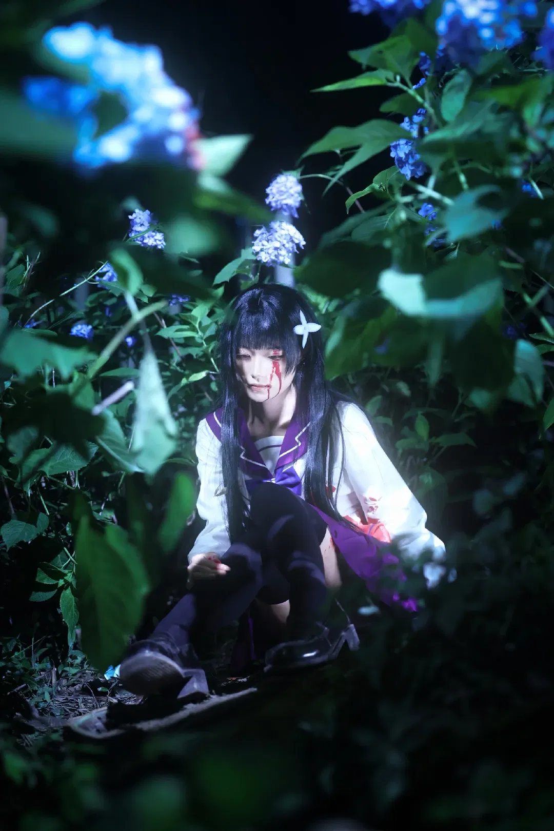 【散华礼弥cos】无尽夏绣球花丛中的经典水手服 - 第 5 张