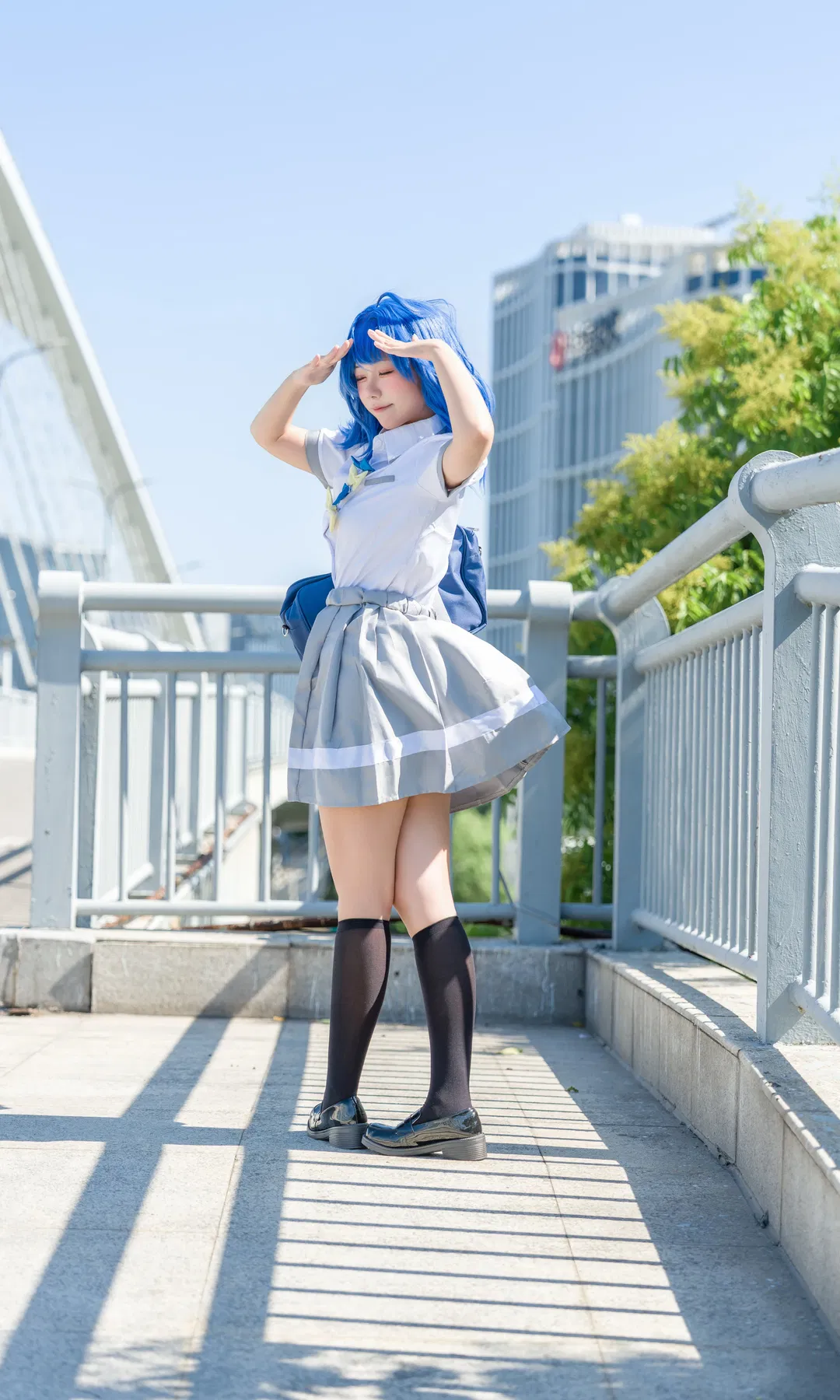 【八奈见杏菜cos】败犬女主太多了！阳光天桥制服打卡 - 第 3 张