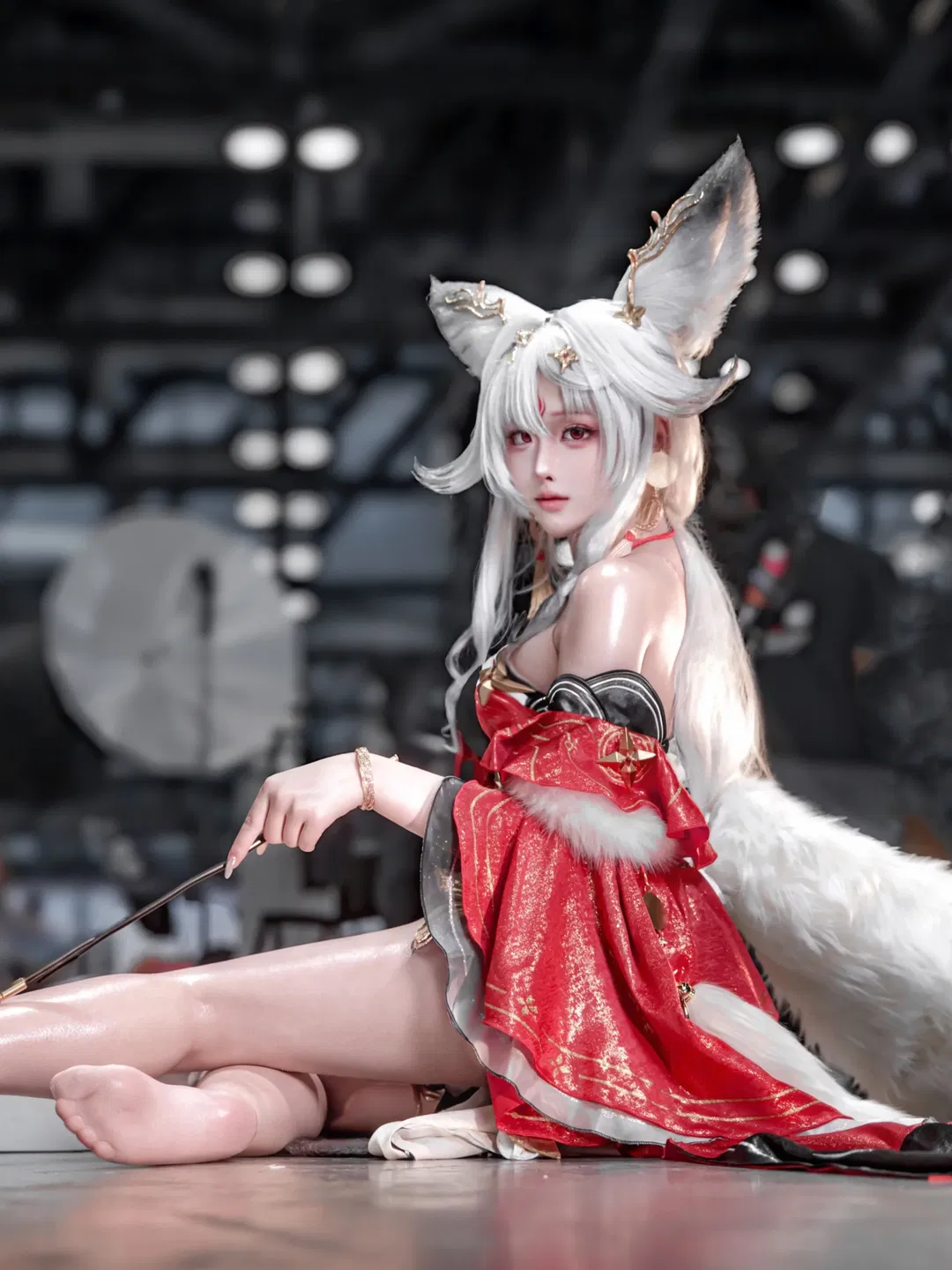 【心月狐cos】鸣潮心月狐漫展场照，红黑白狐耳造型 - 第 1 张