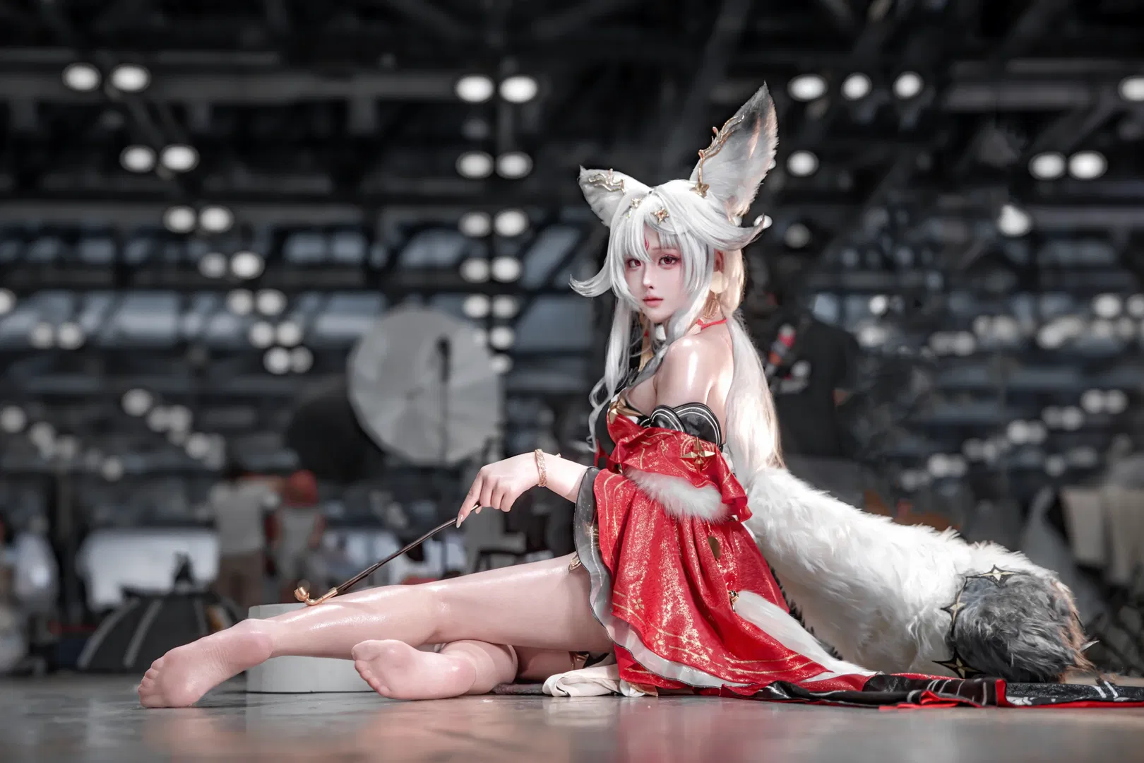 【心月狐cos】鸣潮心月狐漫展场照，红黑白狐耳造型 - 第 2 张