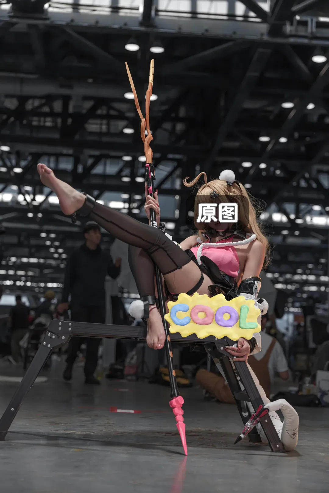 【希希芙cos】绝区零场照的悬空动作与后期解析 - 第 2 张